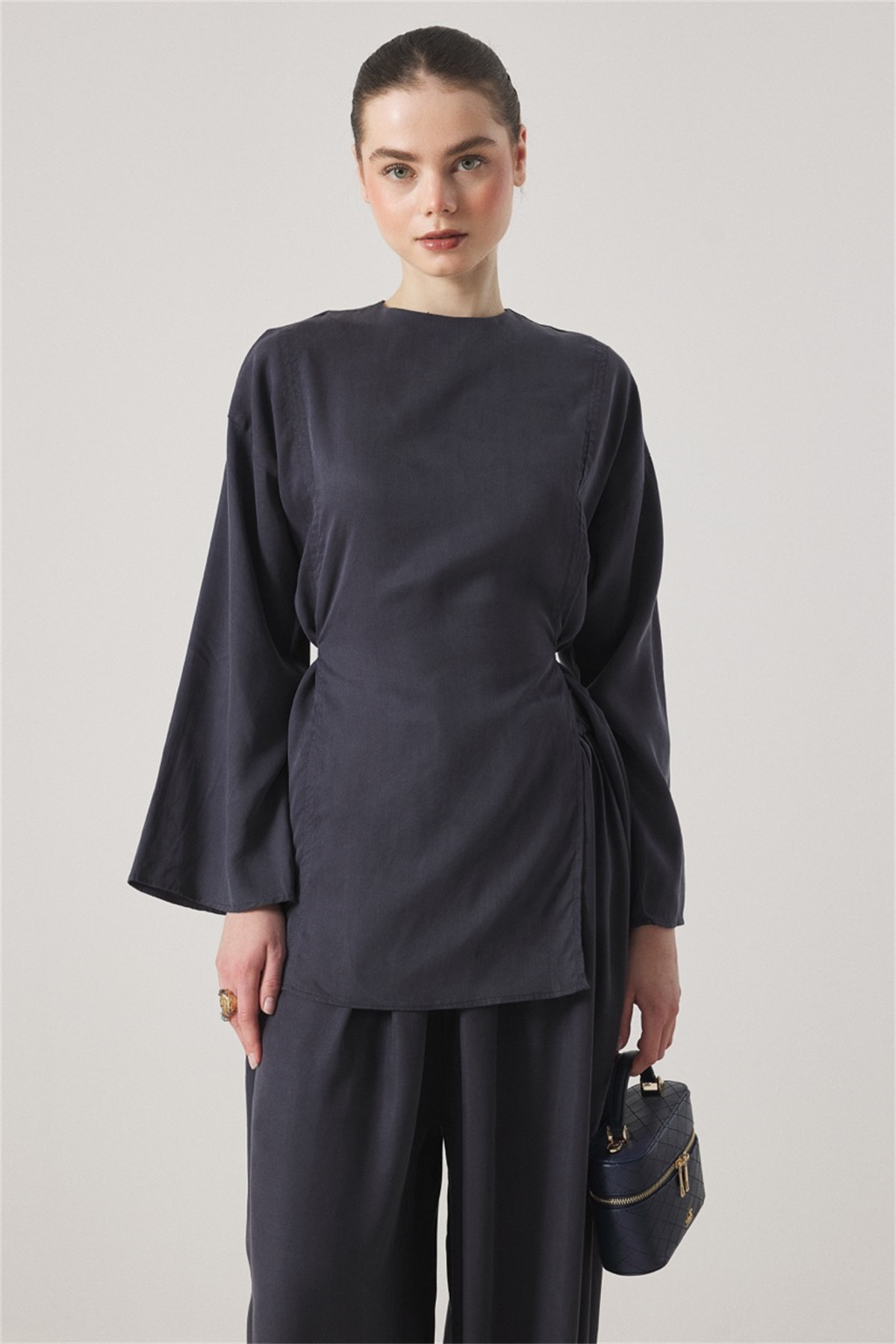 Yırtmaç Detaylı Pantolonlu Takım - Lacivert