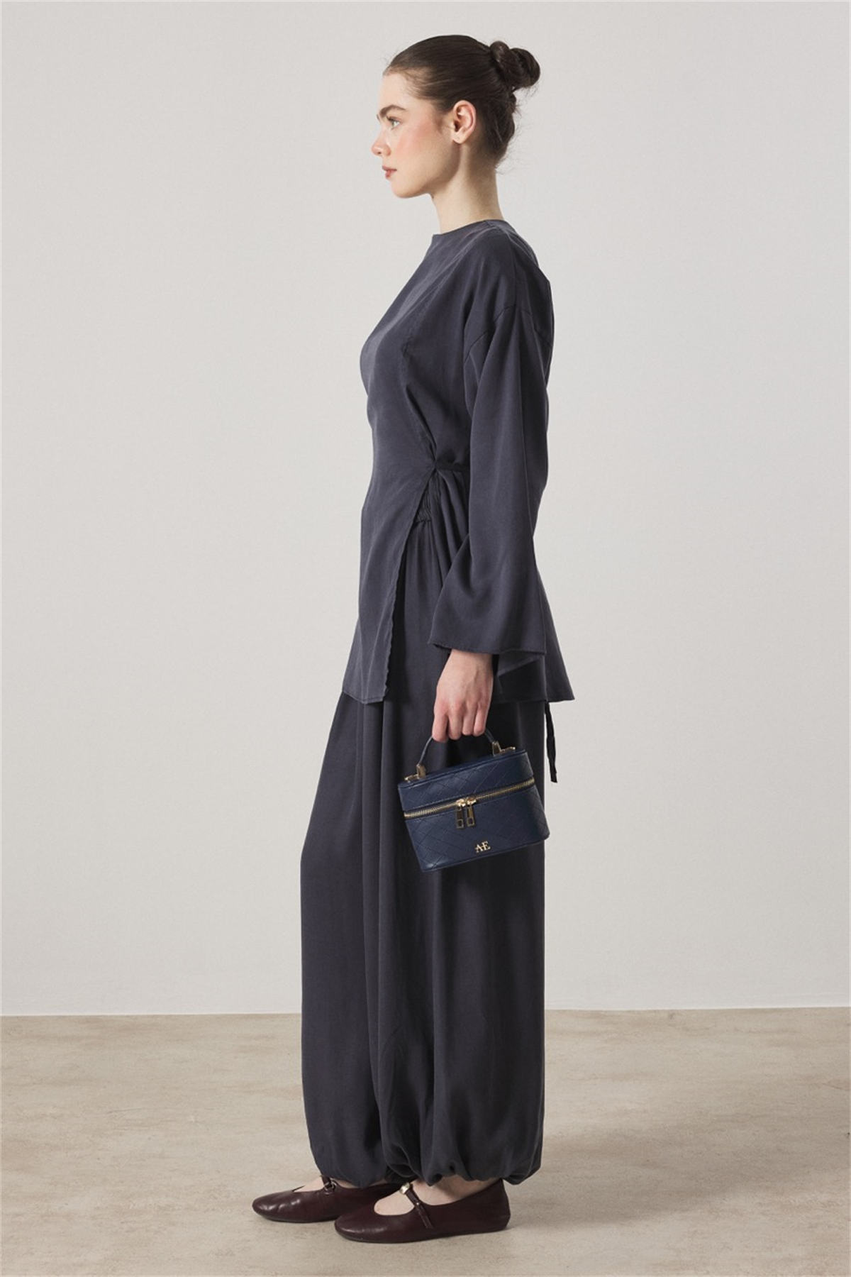 Yırtmaç Detaylı Pantolonlu Takım - Lacivert