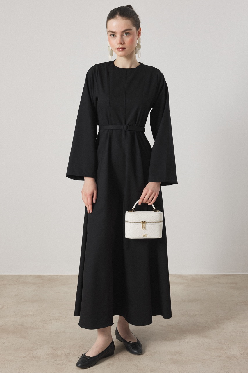 Belden Oturtmalı Kemerli Elbise - Siyah