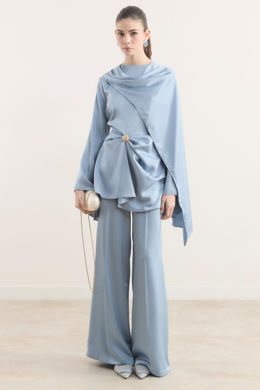 Saten Broşlu Takım - Mavi