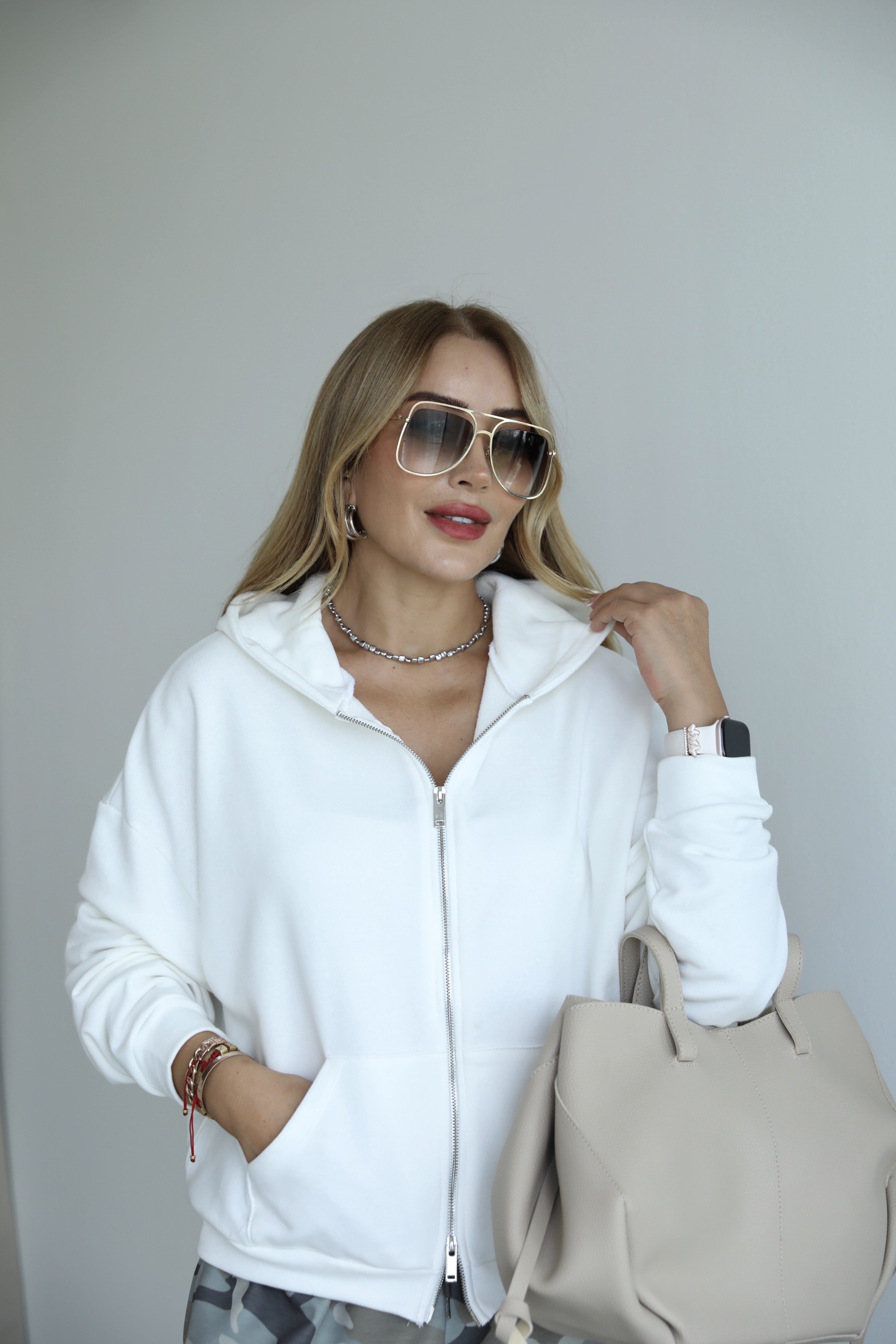 Ekru Kanat Nakışlı Sweat Hırka