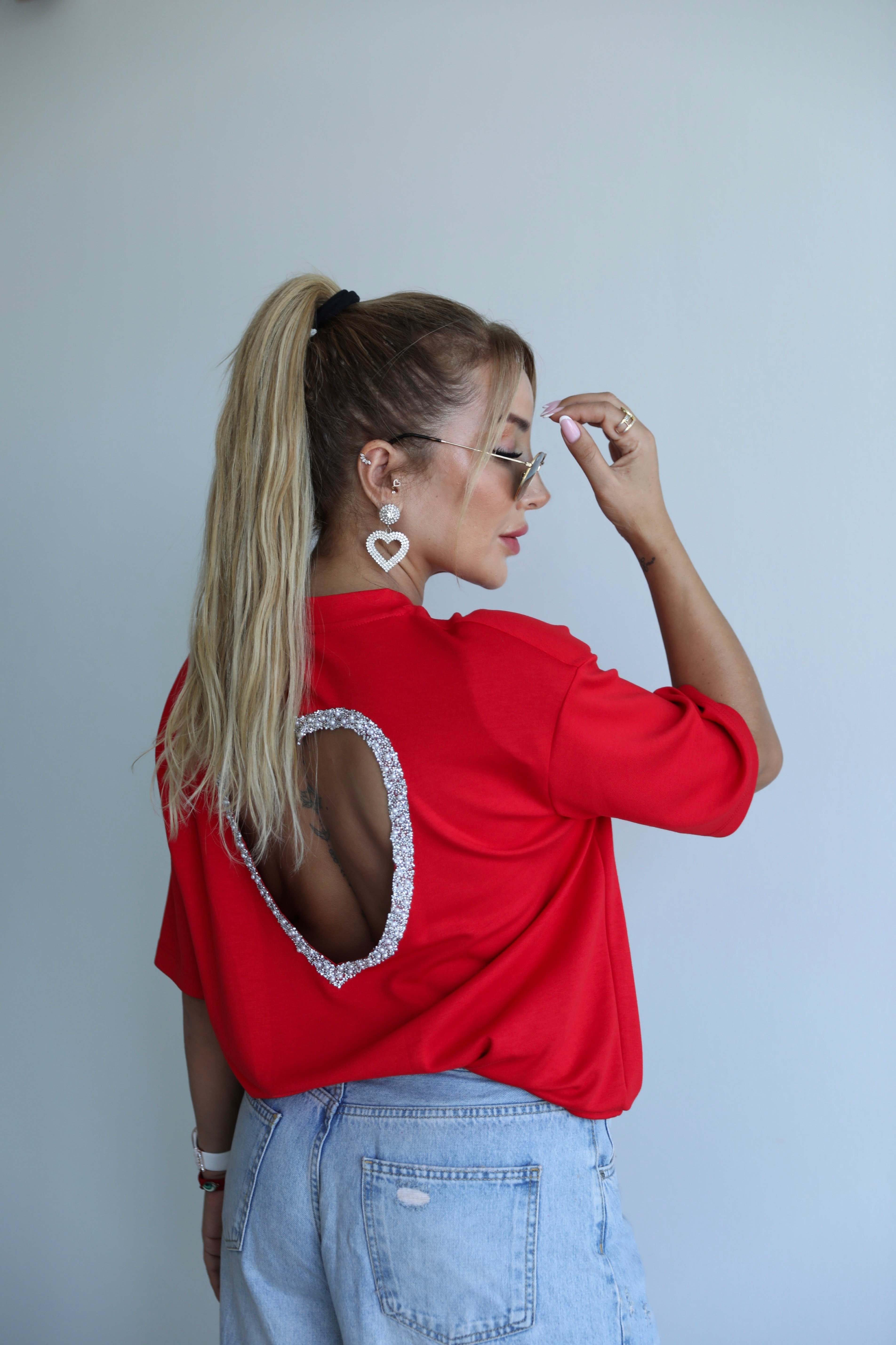 Kırmızı Kalpli Vatkalı T-shirt 
