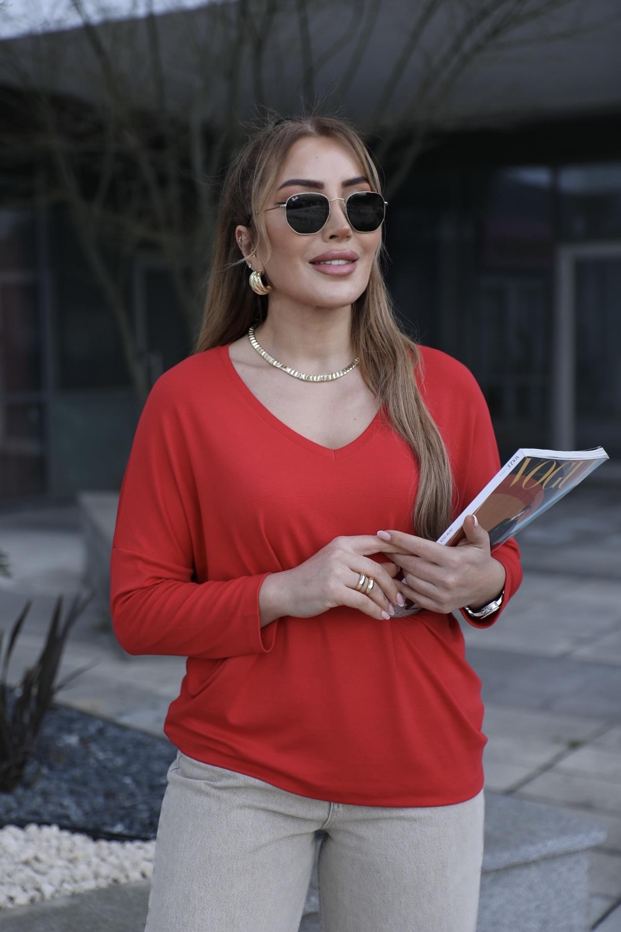 Kırmızı V Yaka Bluz