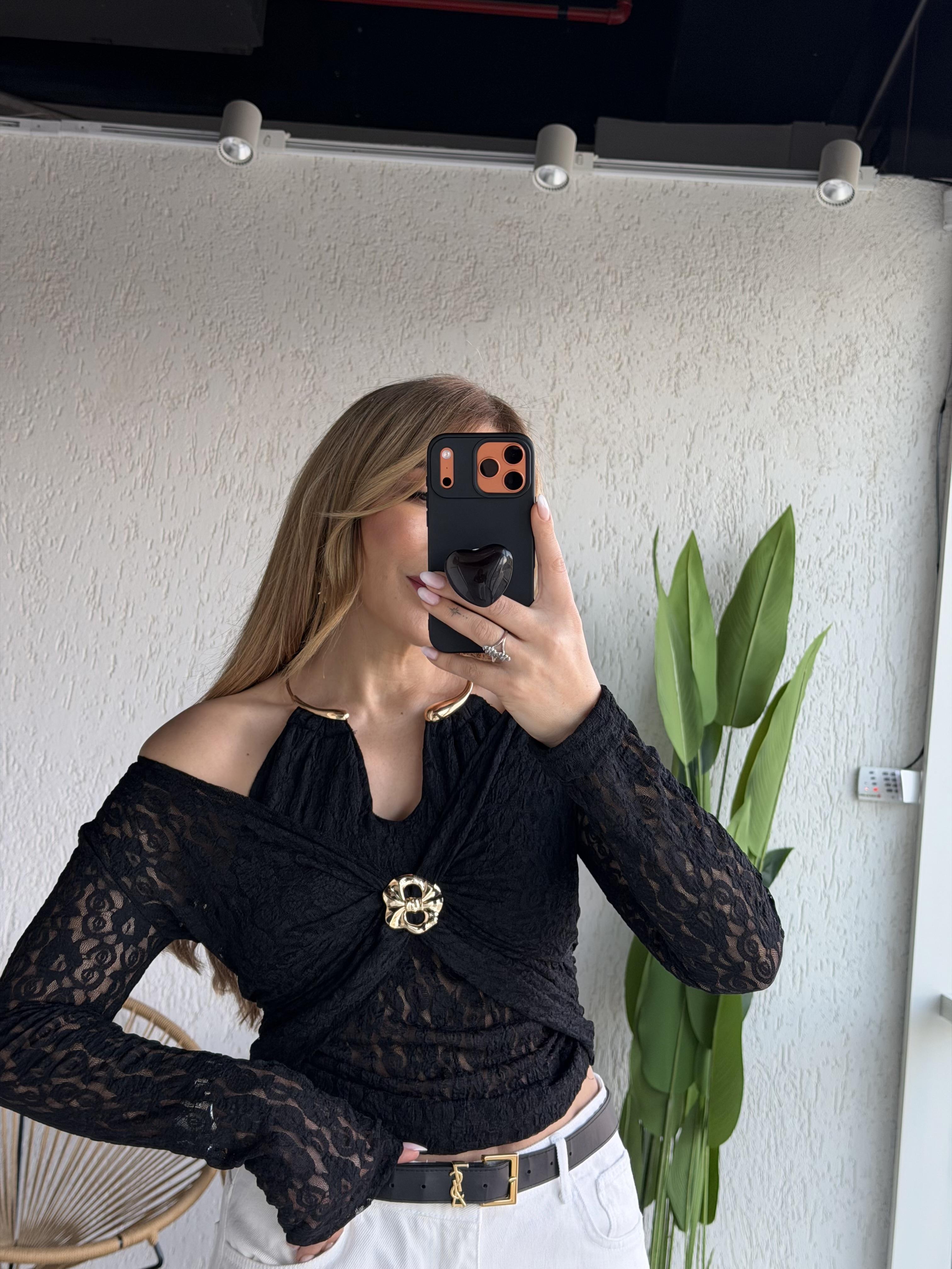 Siyah Dantel Tasarım Gold Detaylı Bluz