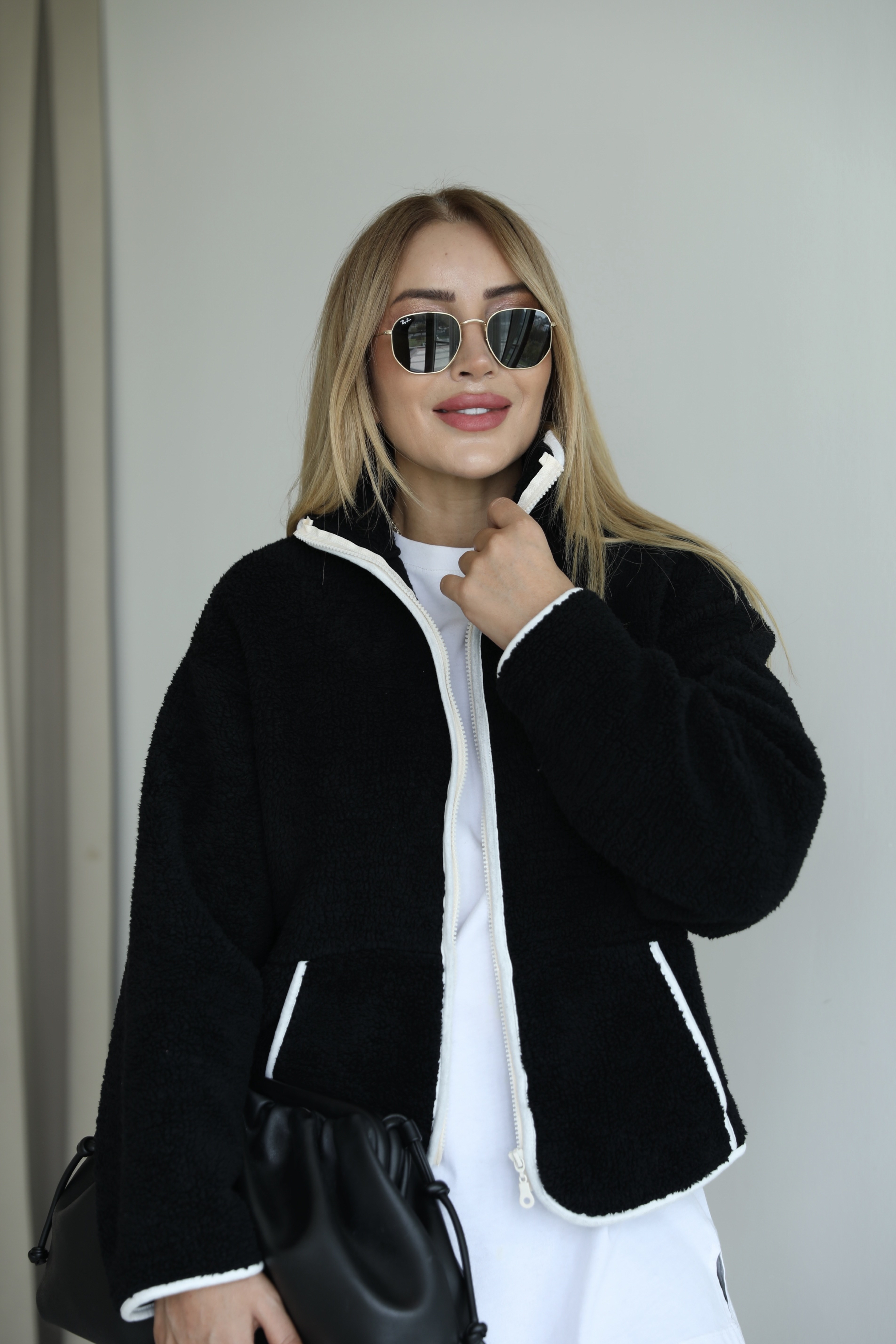 Siyah Sırt Baskılı Polar Ceket 
