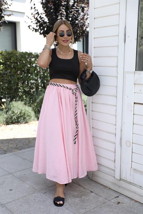 Pembe Kemer Detaylı Etek