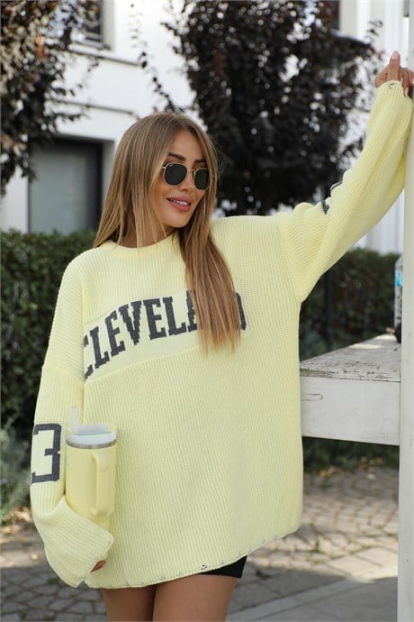 Sarı Yazı Detaylı Oversize Kazak