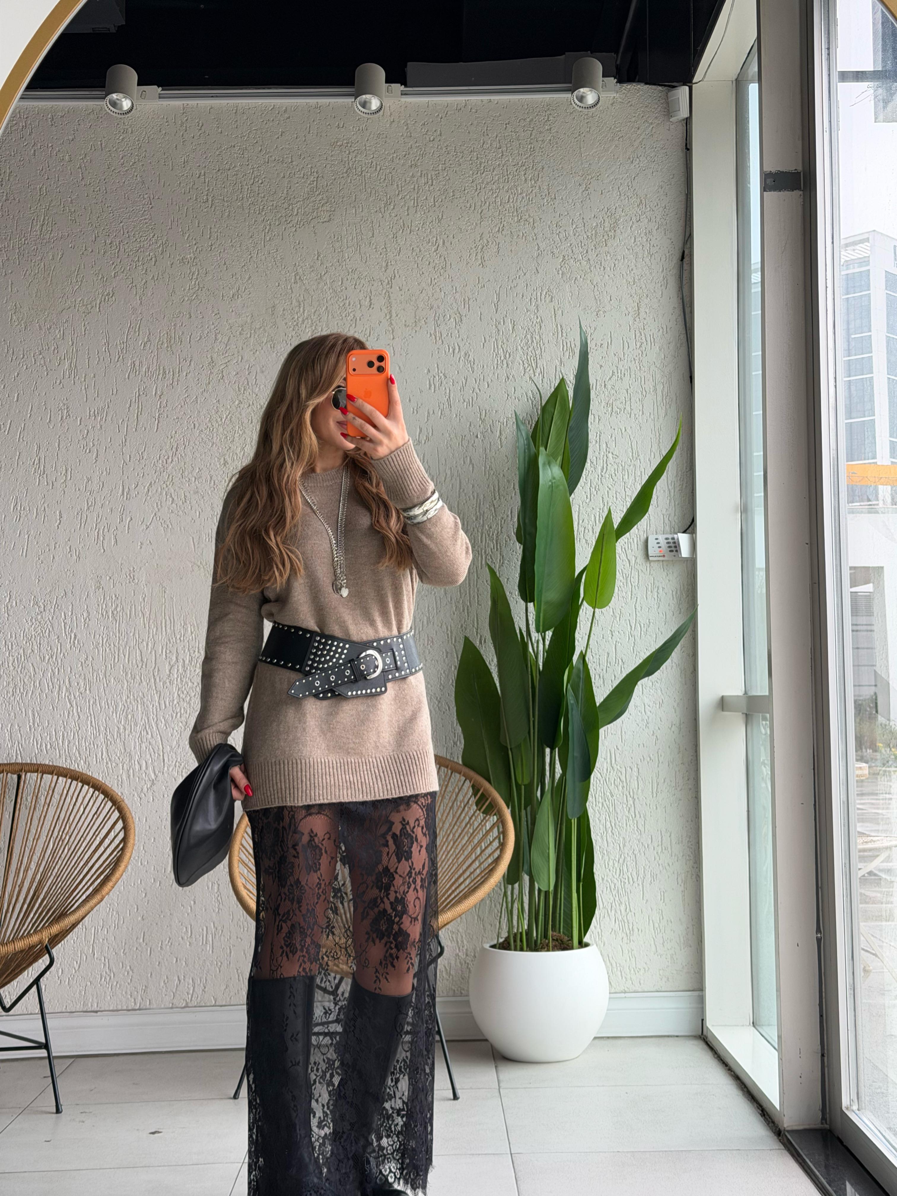 Bej Güpür Detaylı Kazak Elbise