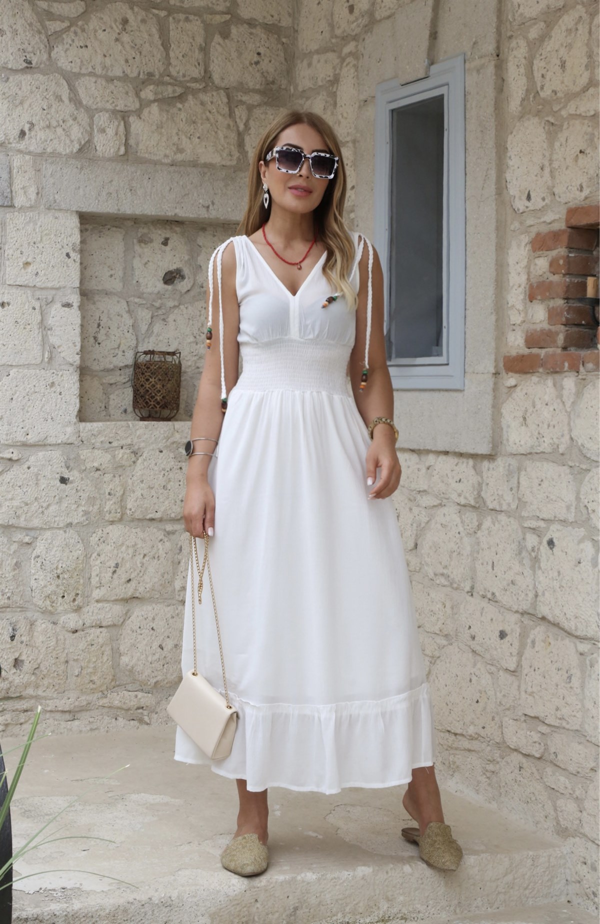 Beyaz Askılı Gipeli Elbise