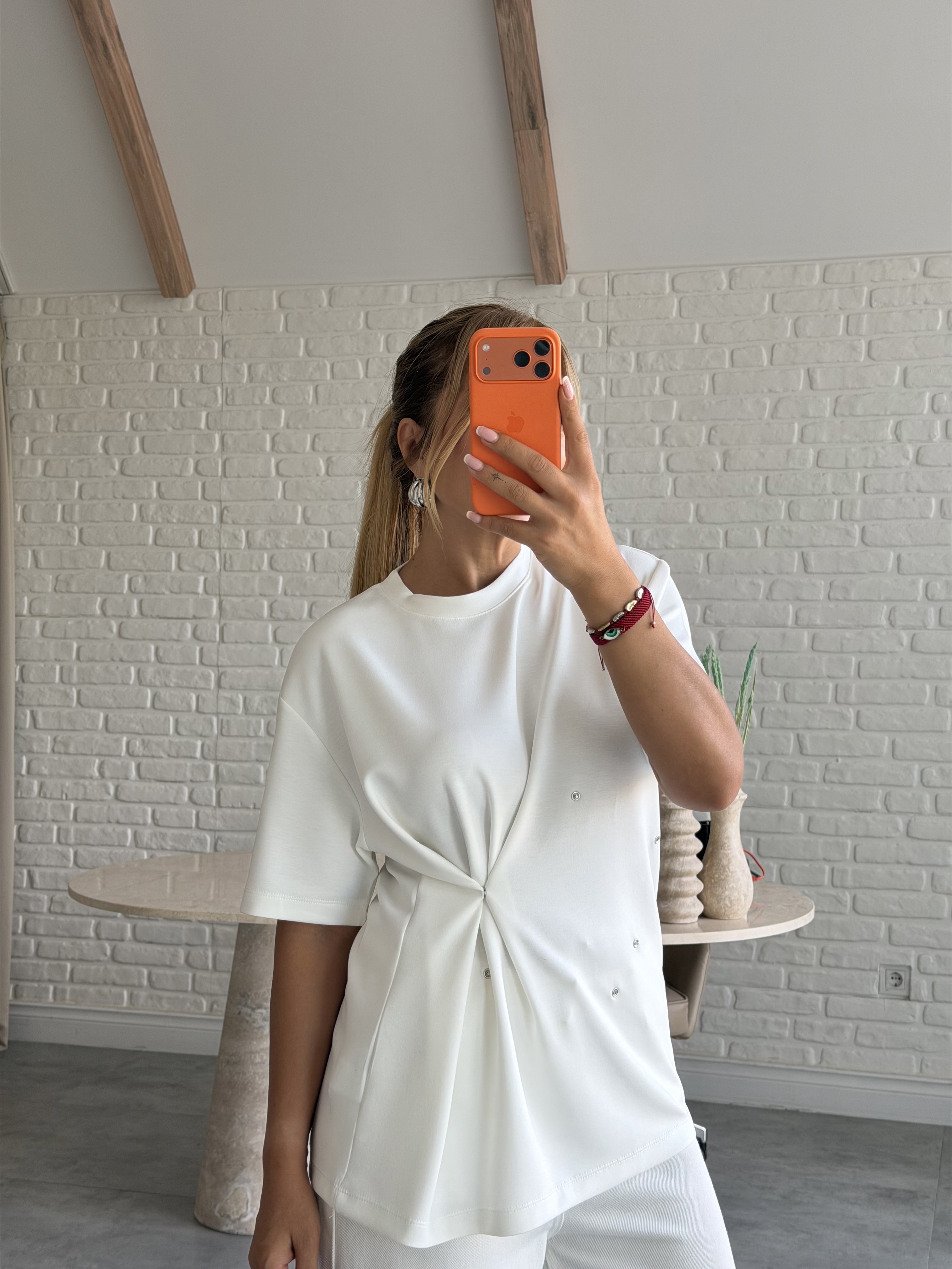 Beyaz Tasarım Çıtçıt Detaylı T-shirt 