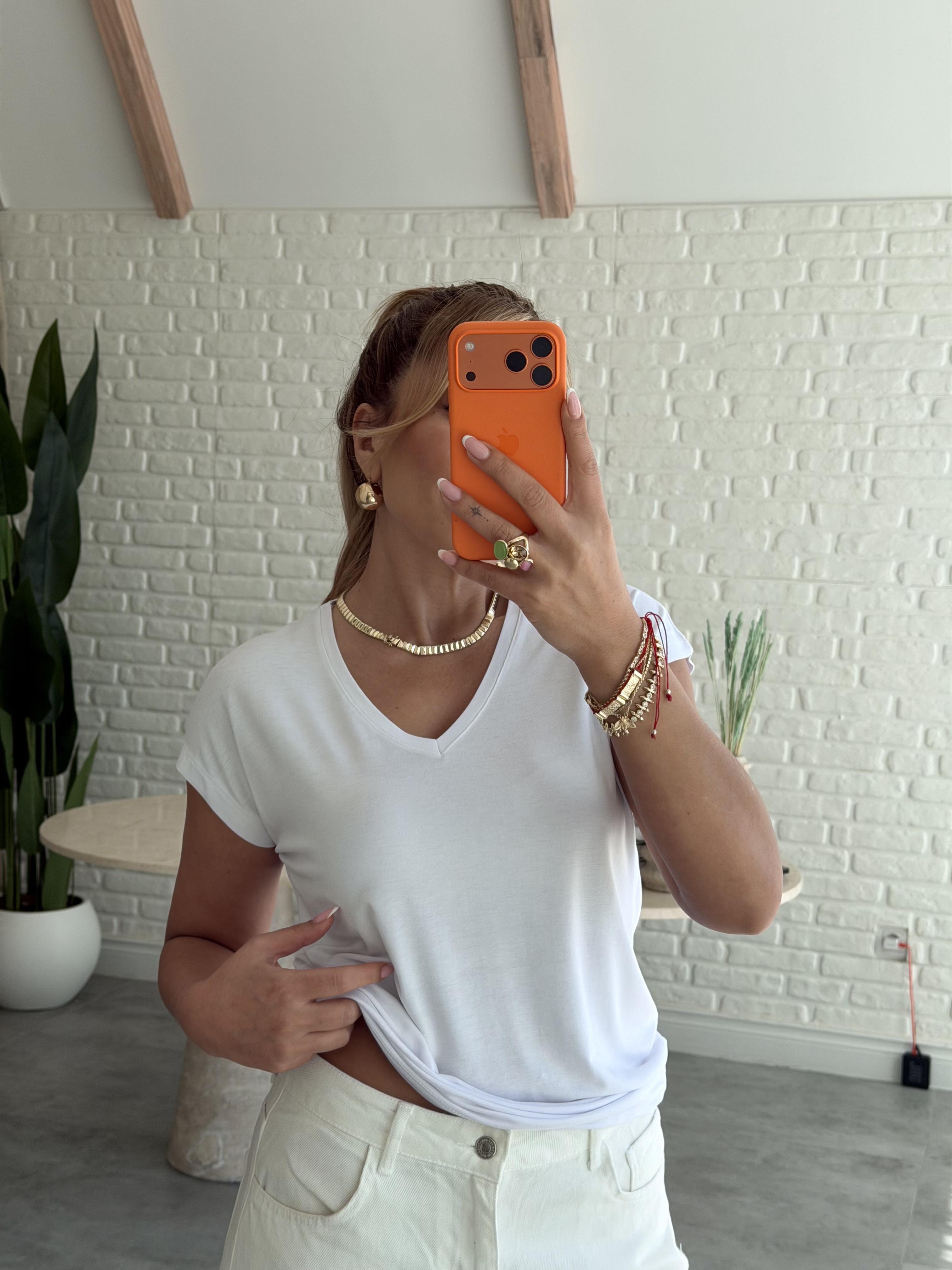 Beyaz V Yaka Basic T-shirt