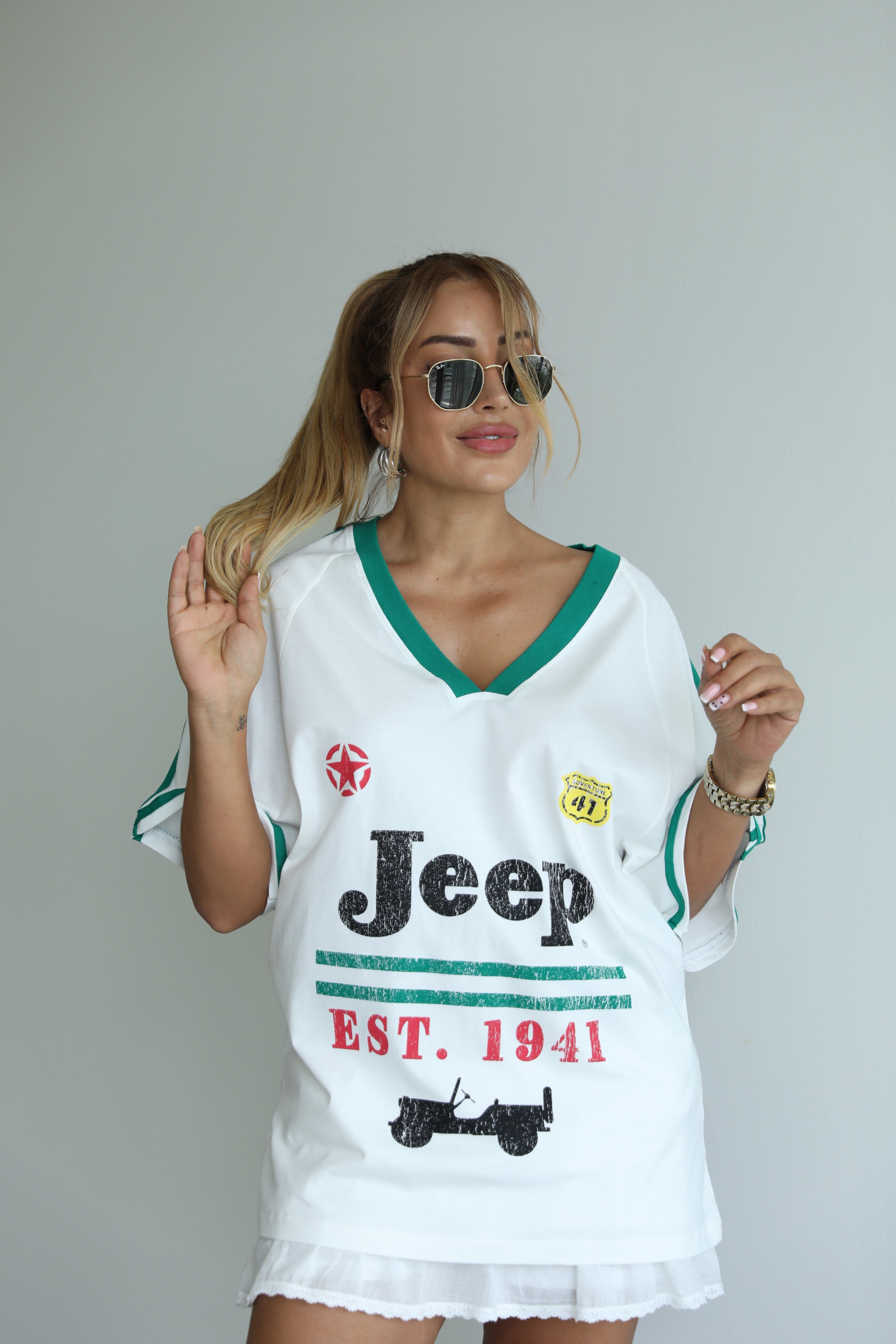 Beyaz Yeşil V Yaka Yazılı Oversize T-shirt