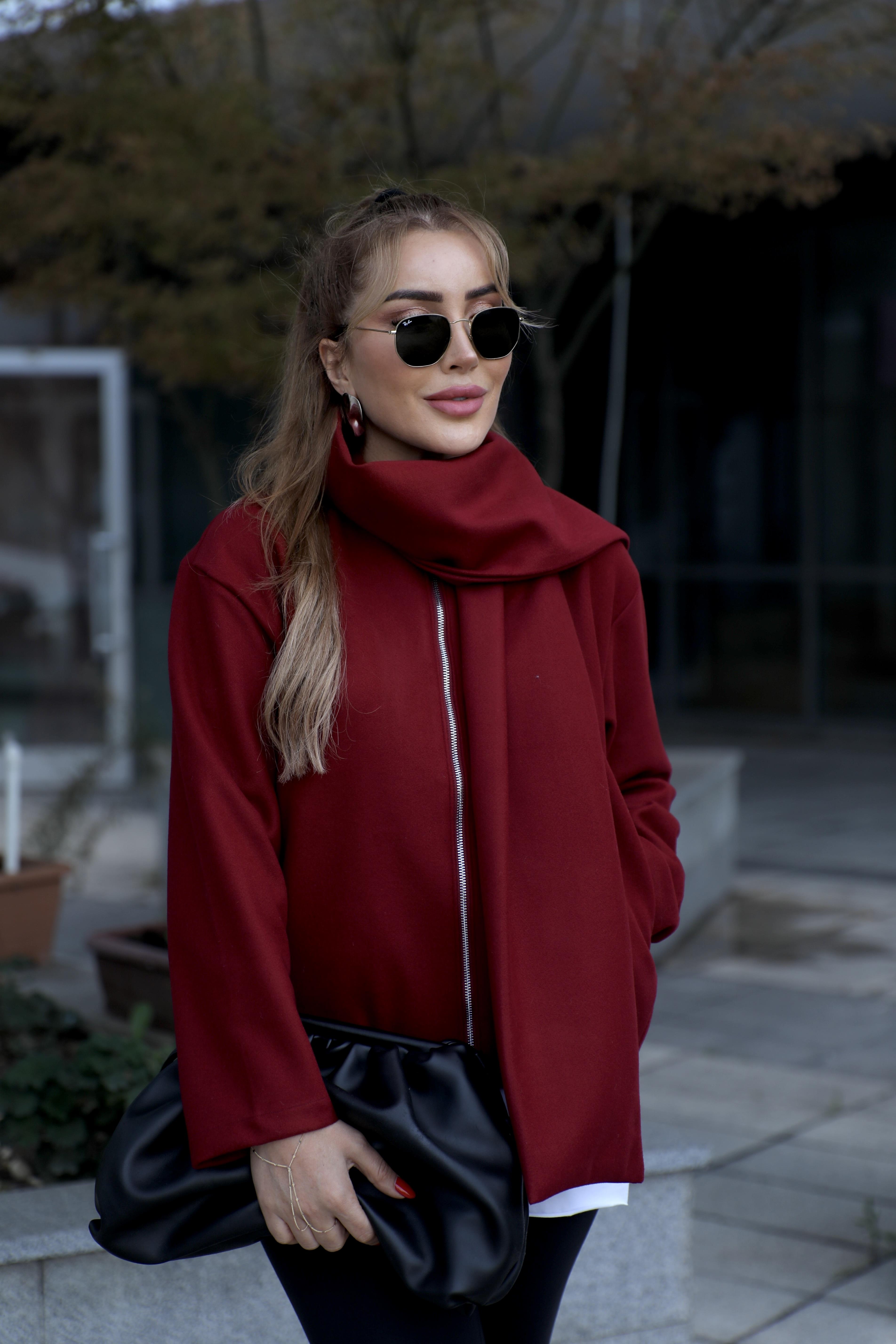 Bordo Atkı Detaylı Kaşe Ceket