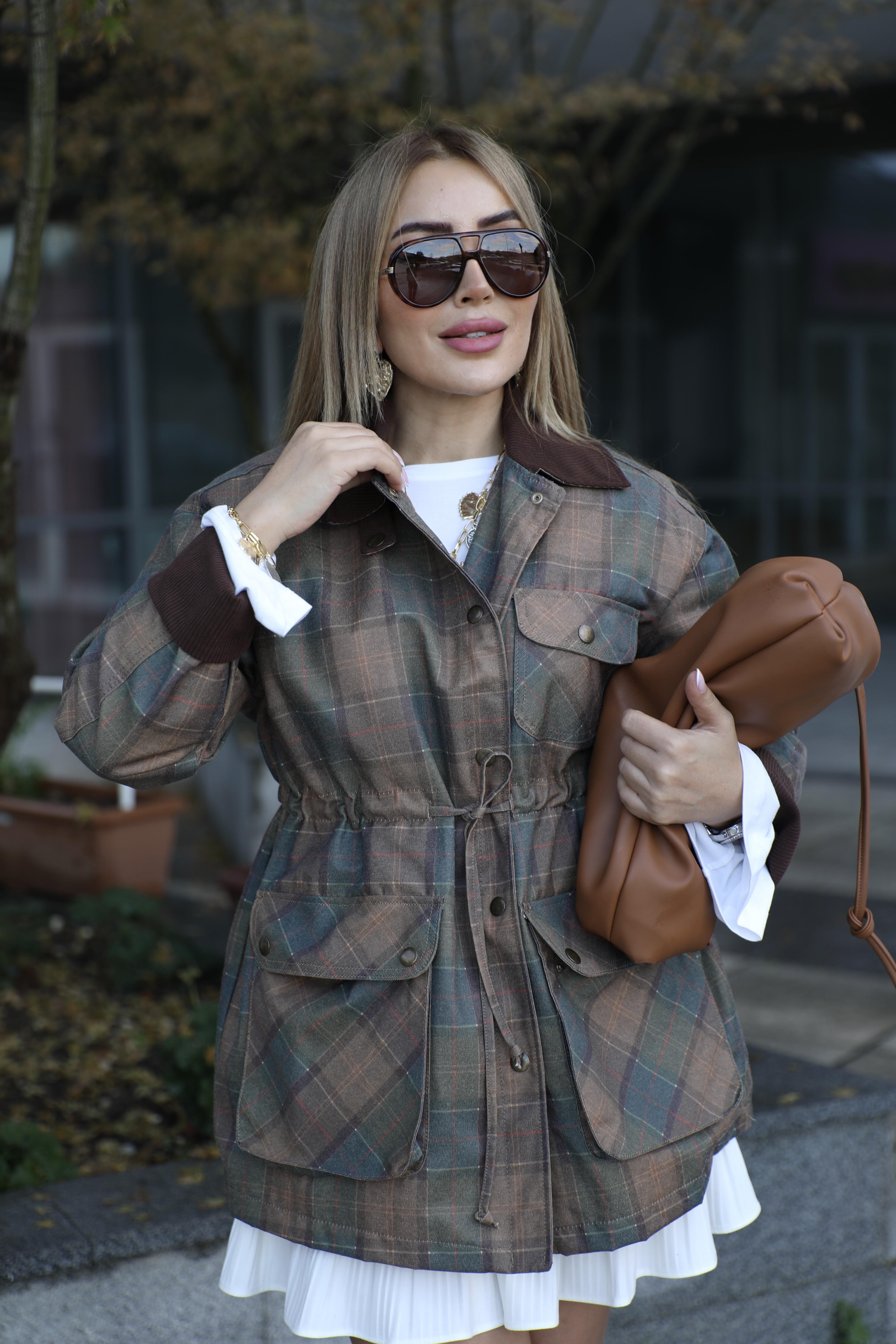 Ekoseli Beli Büzgülü Mont