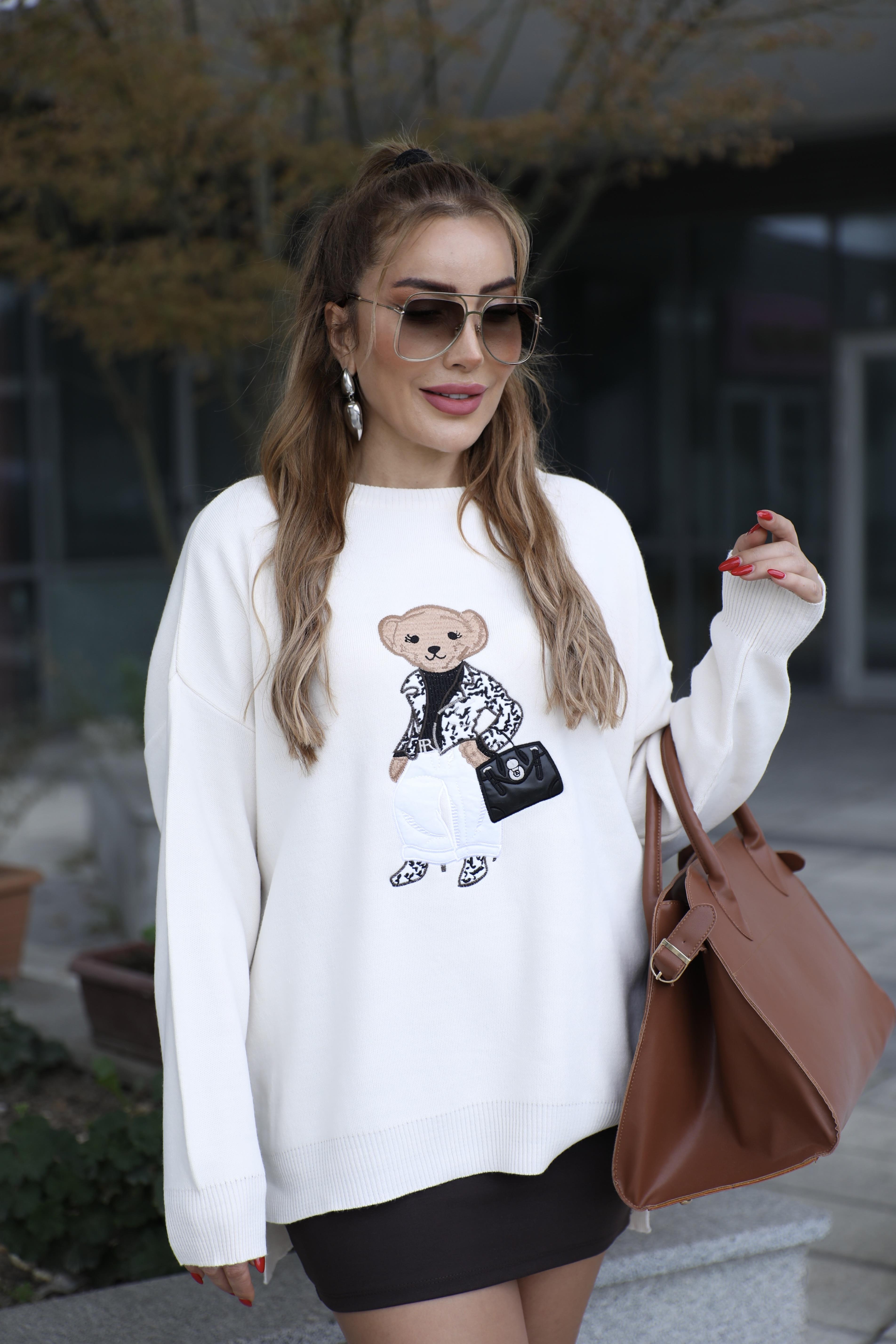 Ekru Ayıcık Nakışlı Kazak