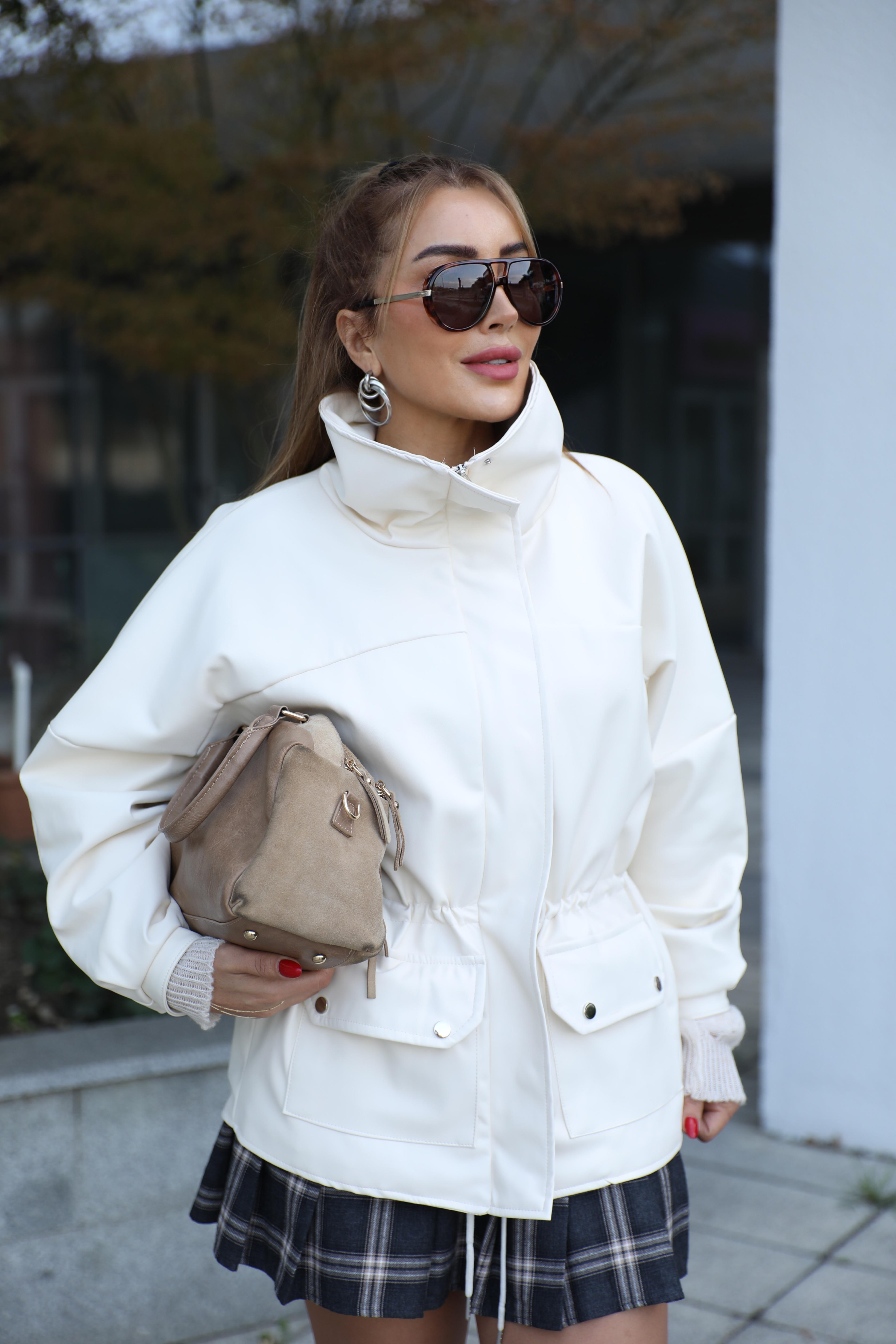 Ekru Deri Yaka Detay Ceket