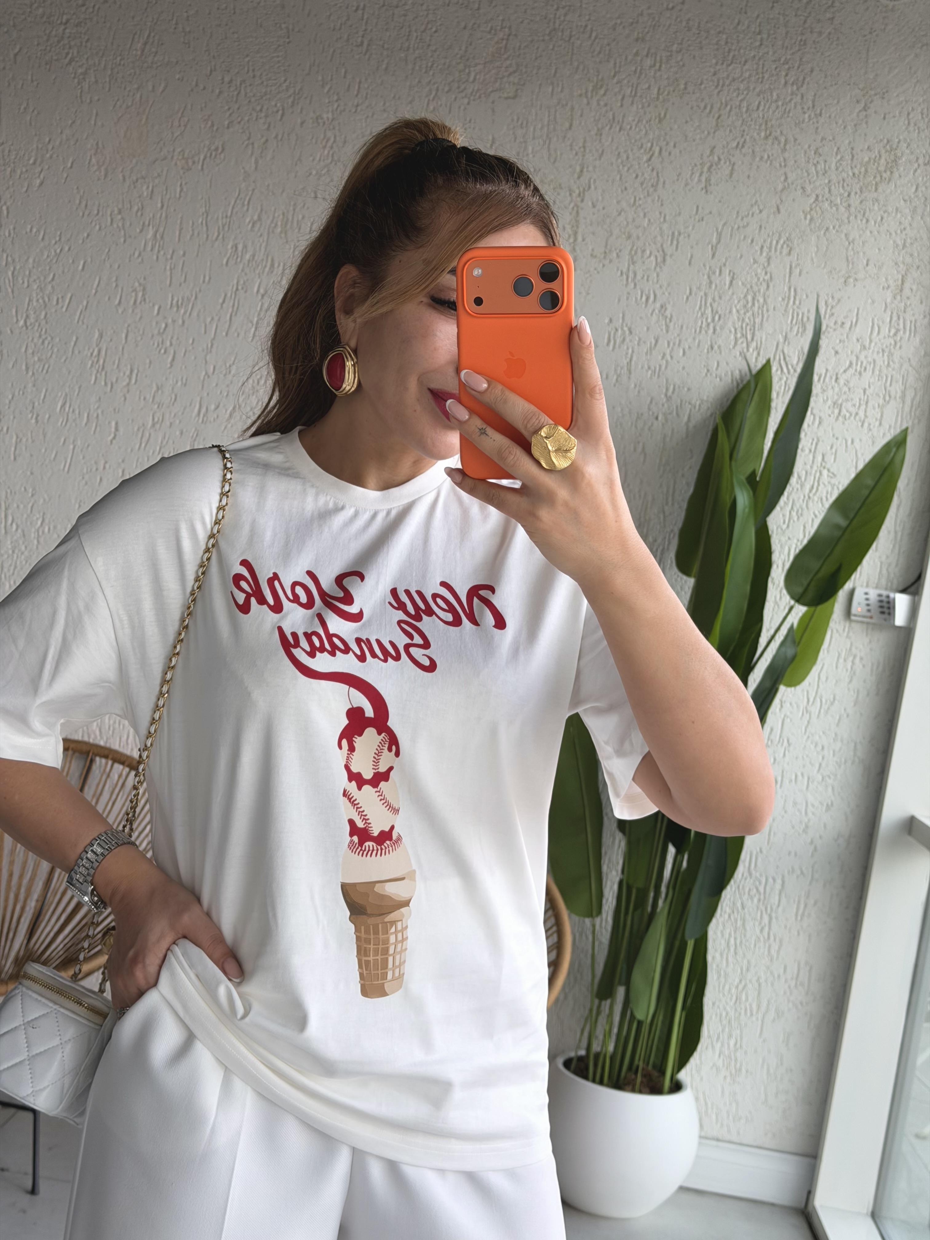 Ekru Kırmızı Baskılı T-shirt 