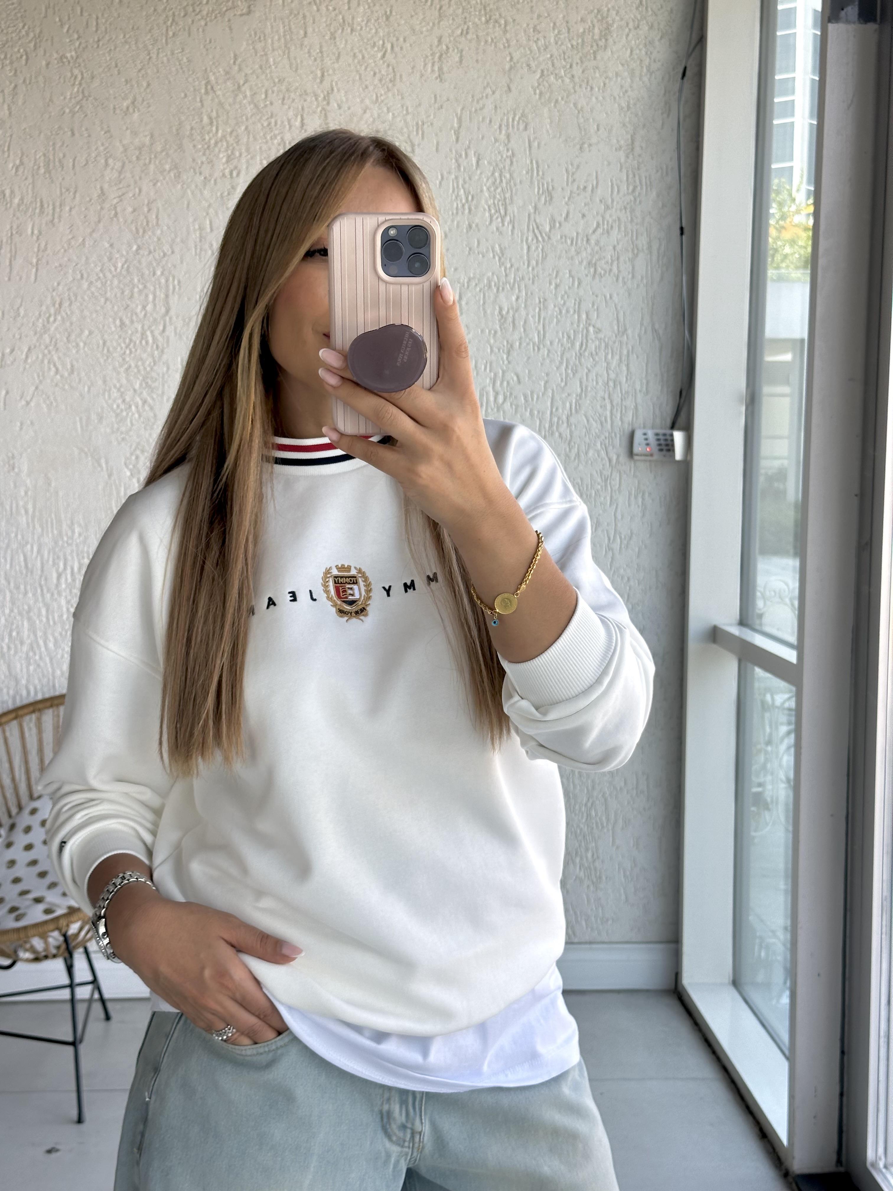 Ekru Nakışlı Sweatshirt