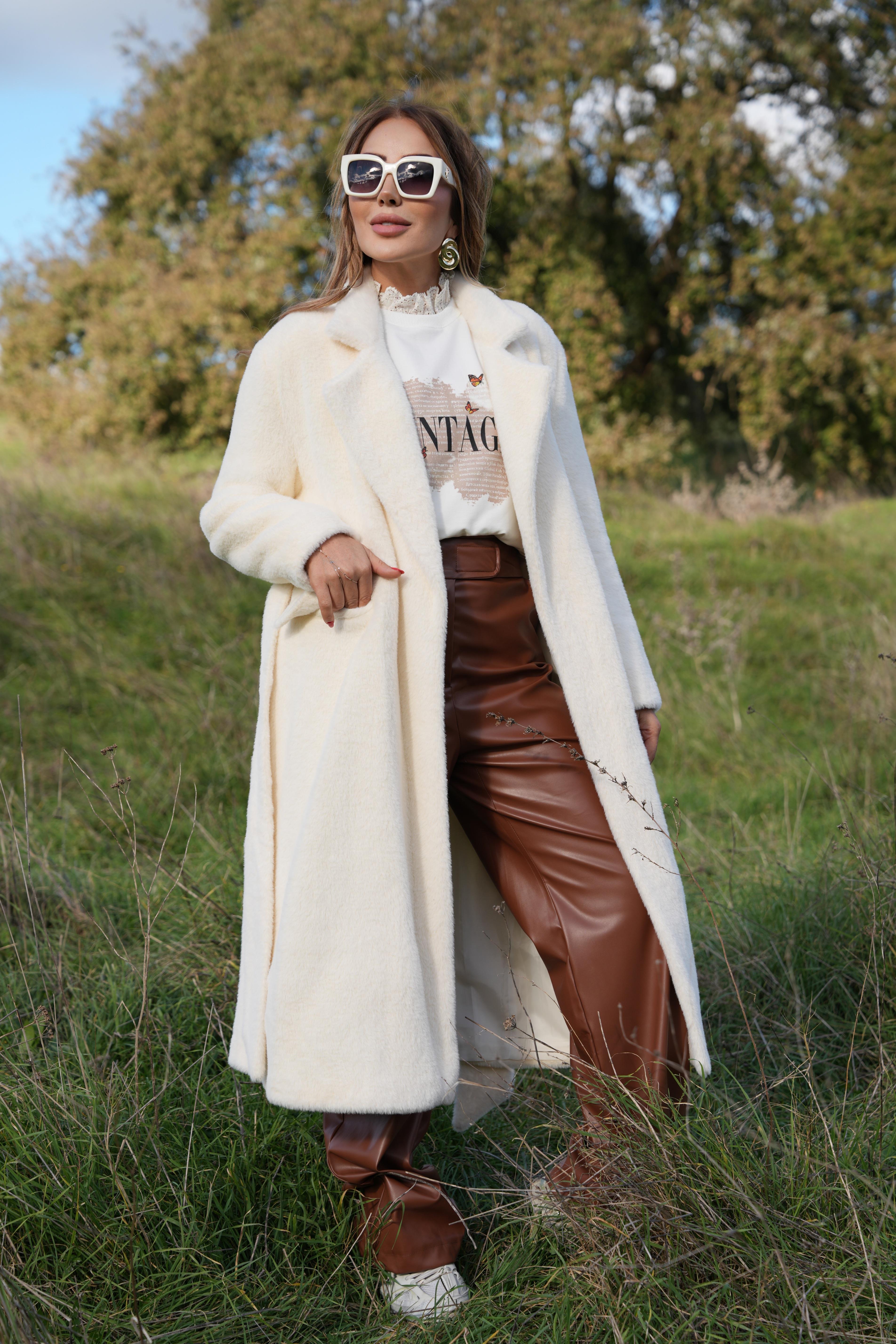 Ekru Uzun Kürk Kaban