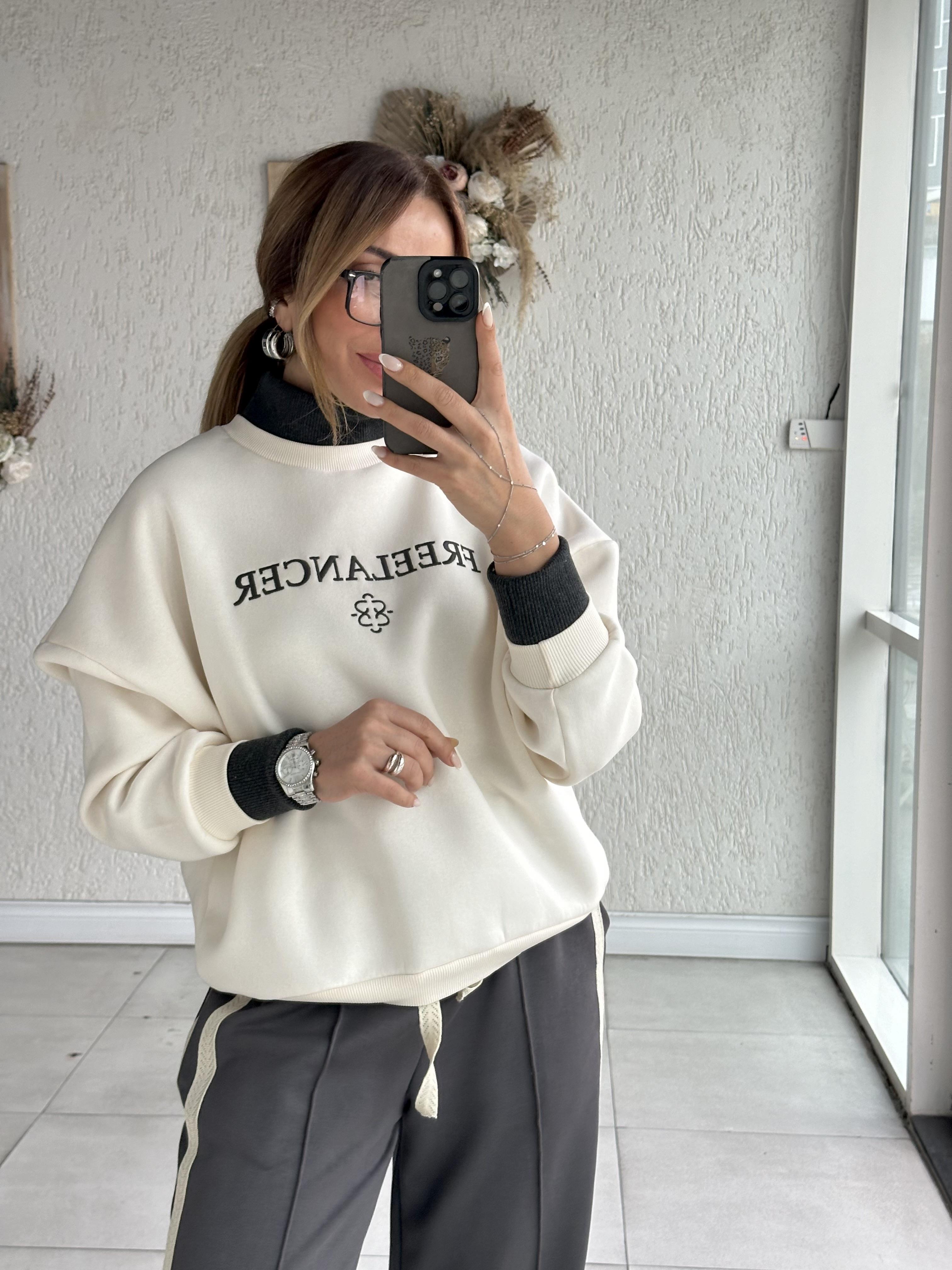 Ekru Yaka Detay Sweat