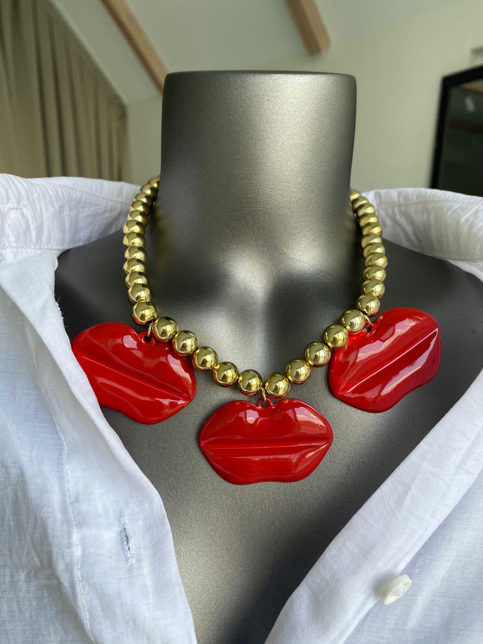 Gold Kırmızı Dudak Kolye