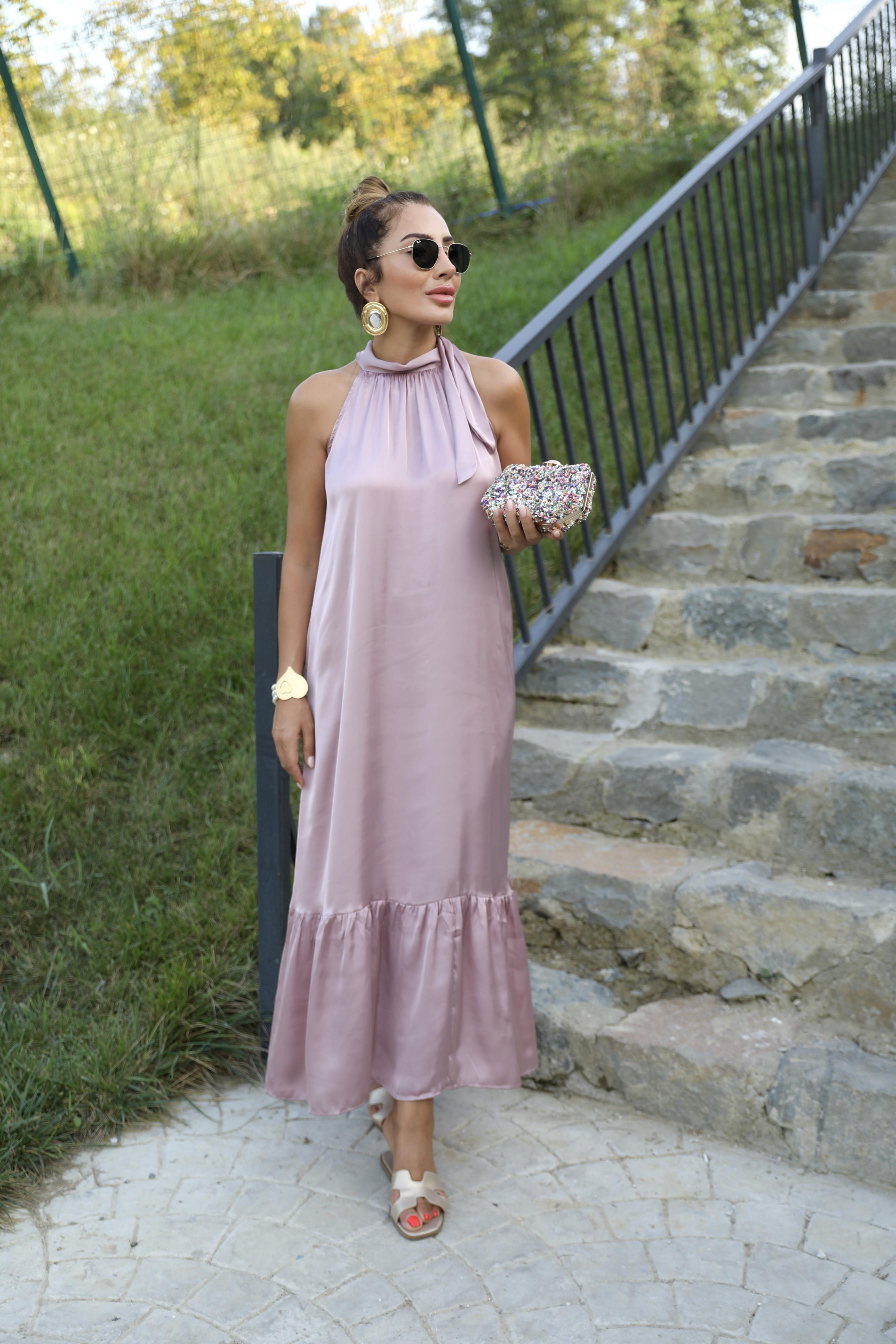 Gül Kurusu Boyundan Bağlamalı Elbise