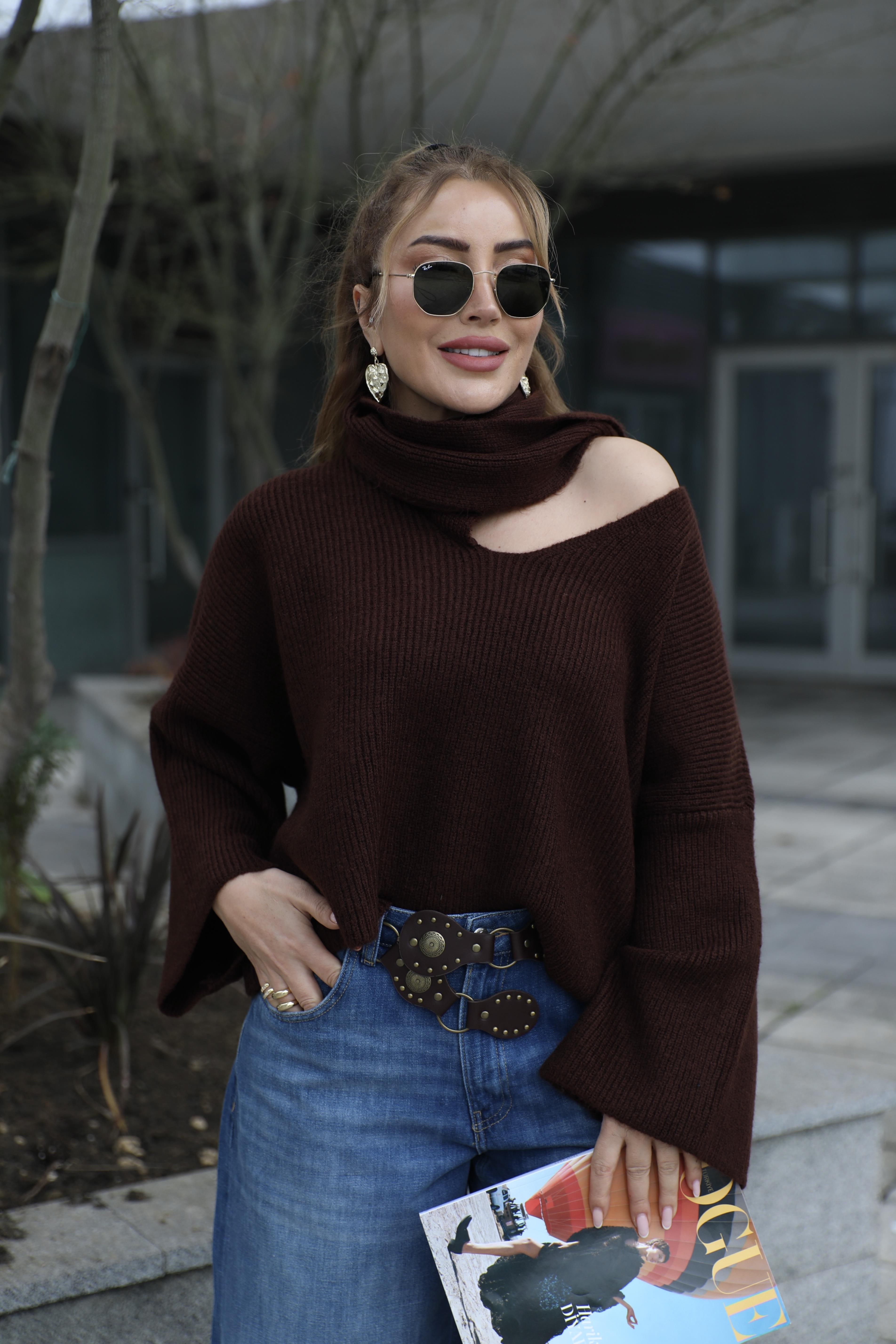 Kahve Atkı Detaylı Triko Kazak