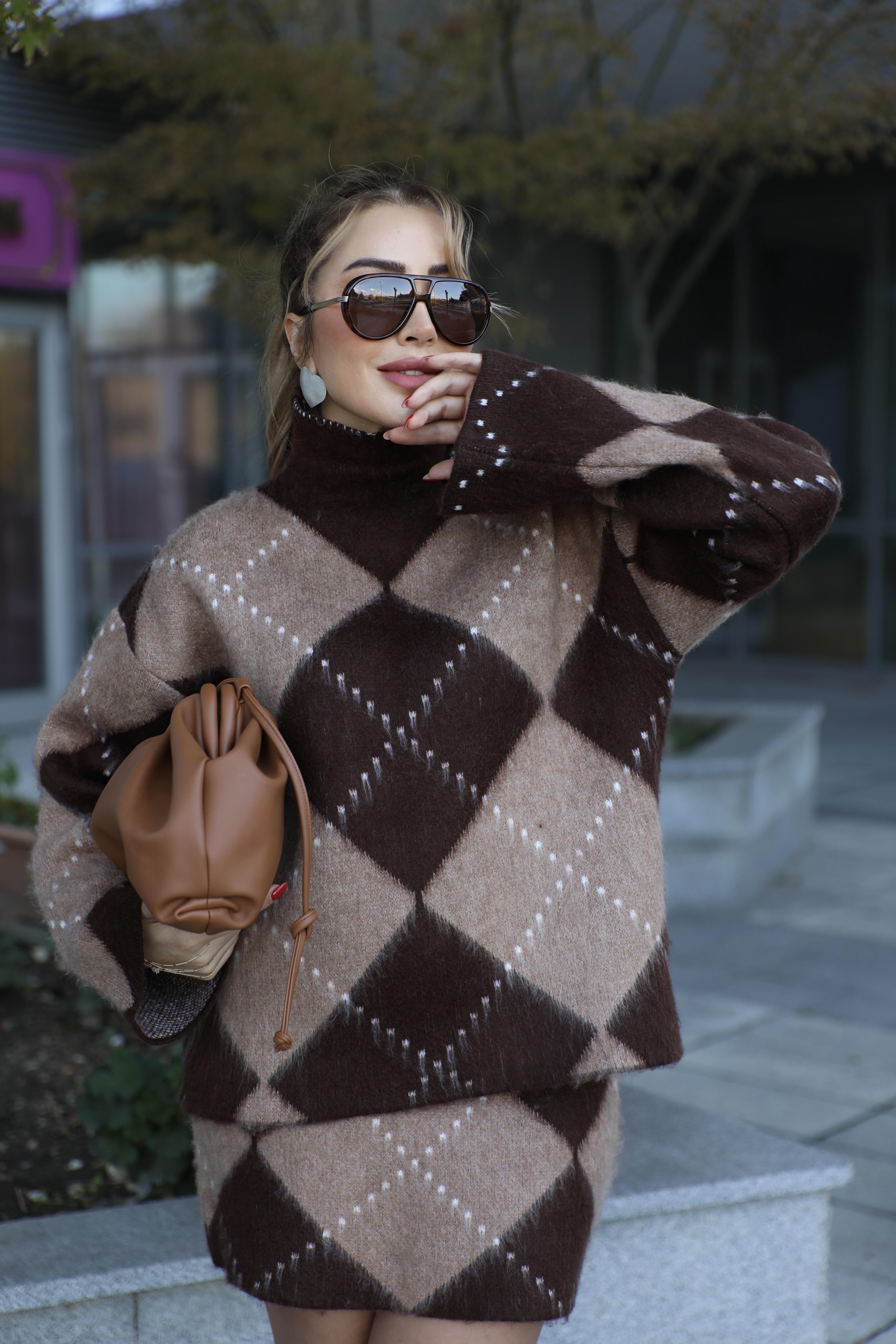 Kahve Bej Baklava Desenli Takım 