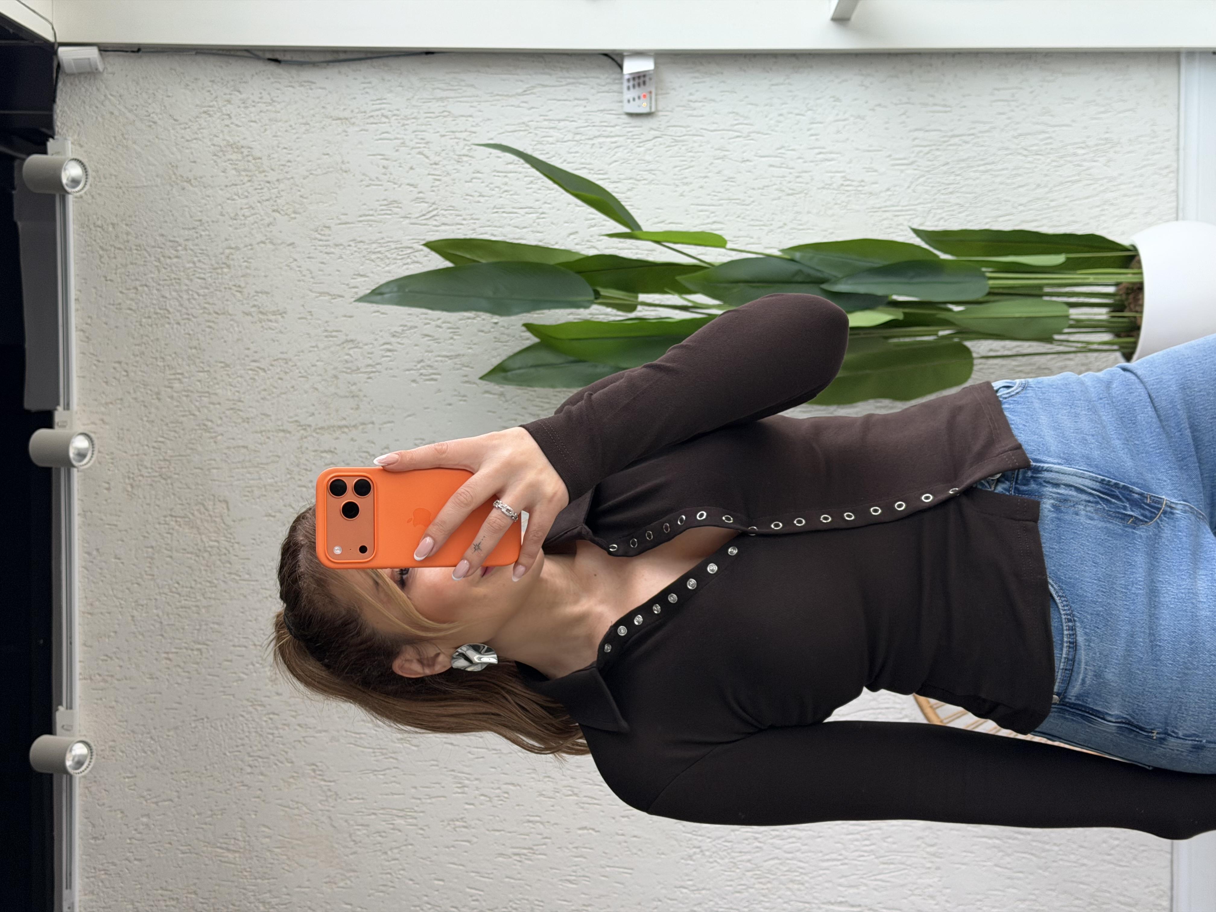 Kahve Çıtçıt Detaylı Bluz