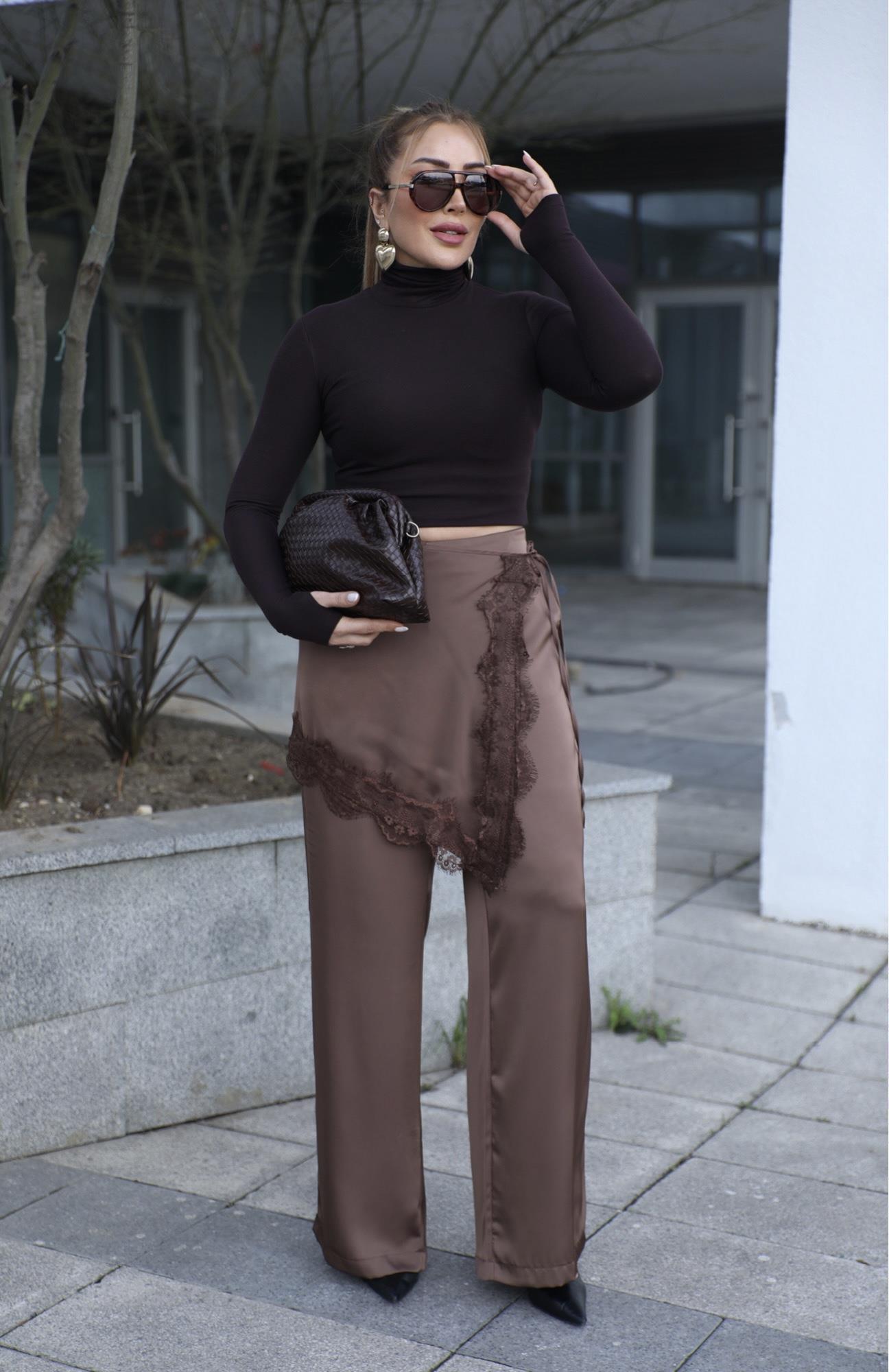 Kahve Güpür Detaylı Saten Pantolon 