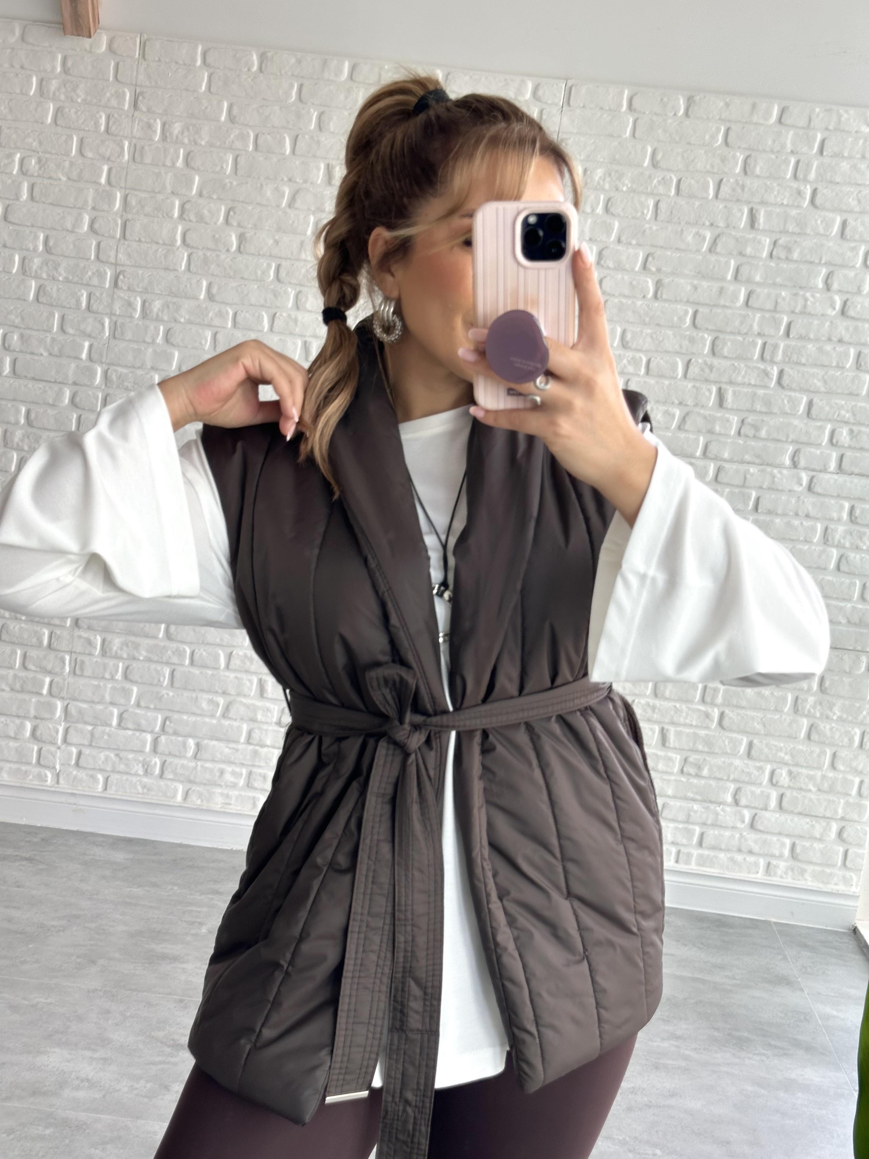 Kahve Triko Detaylı Yelek