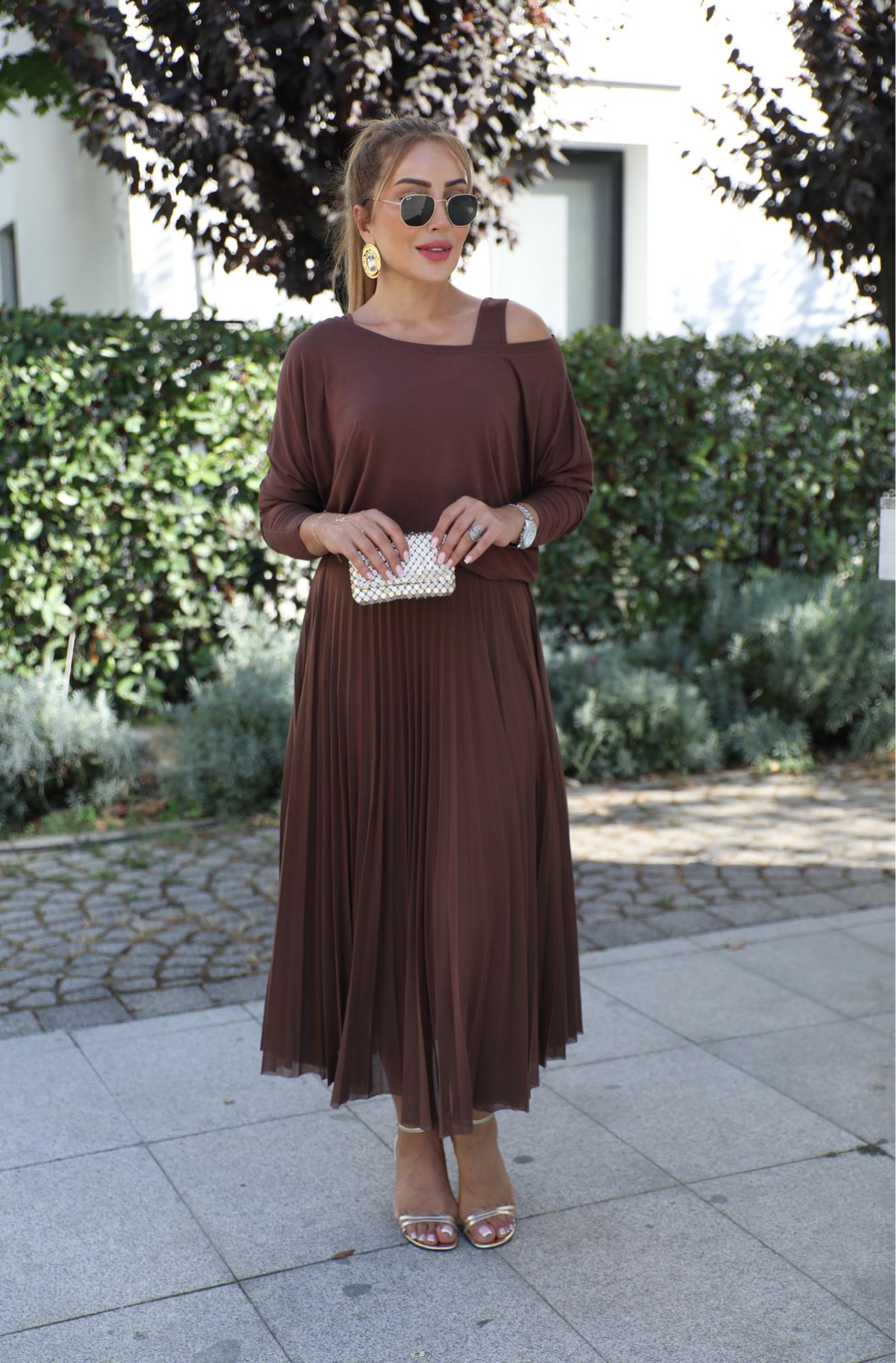 Kahverengi Piliseli İkili Elbise 