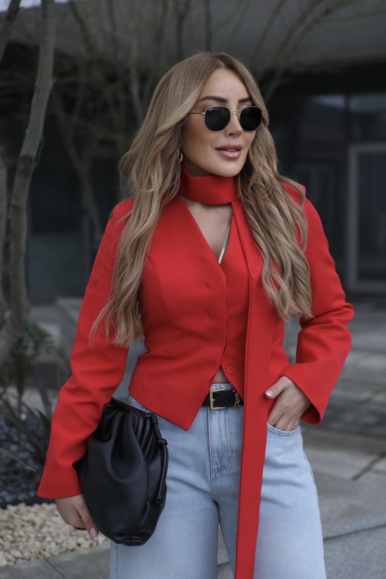 Kırmızı Fularlı Blazer Ceket