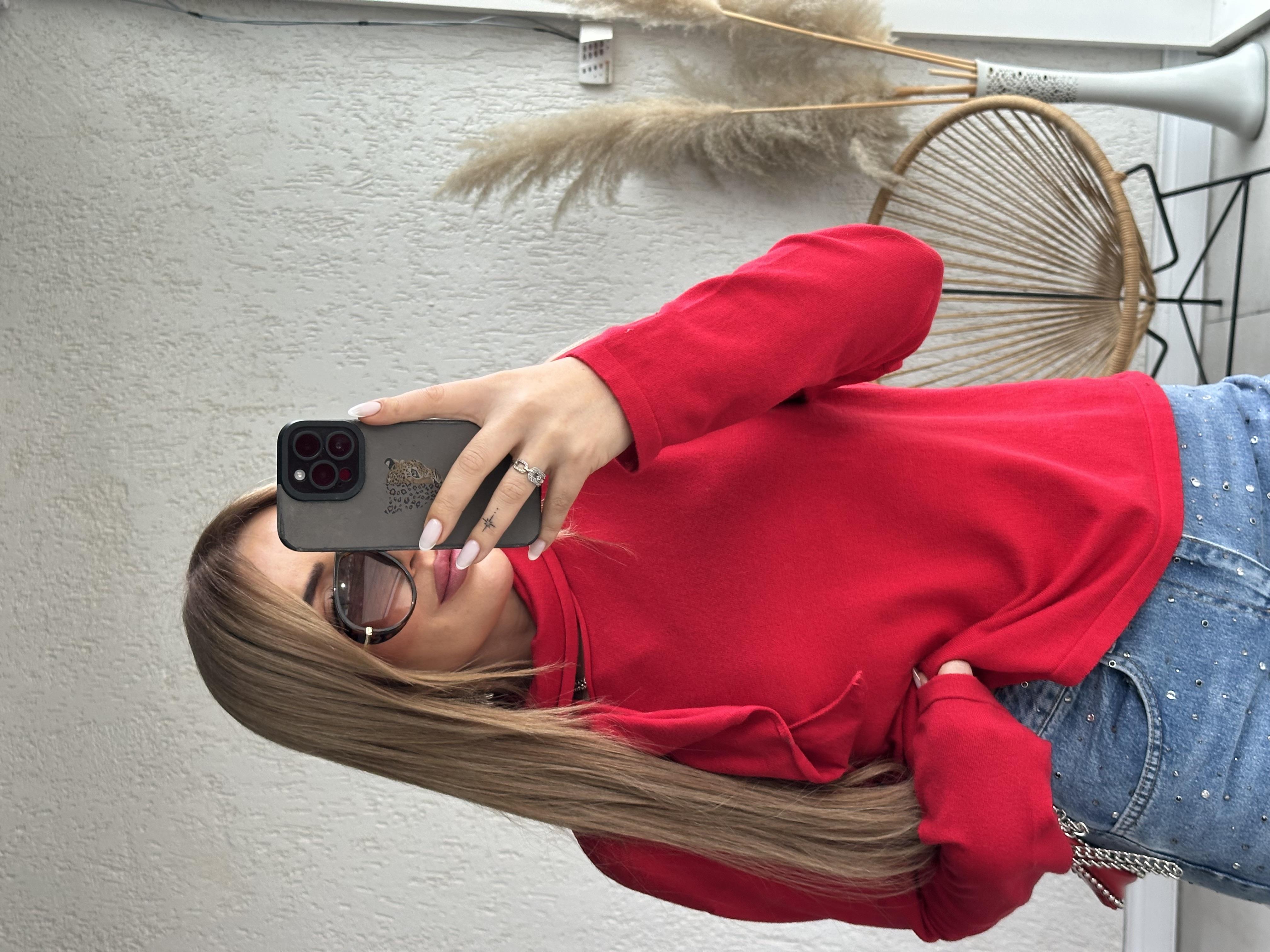 Kırmızı Fularlı Triko