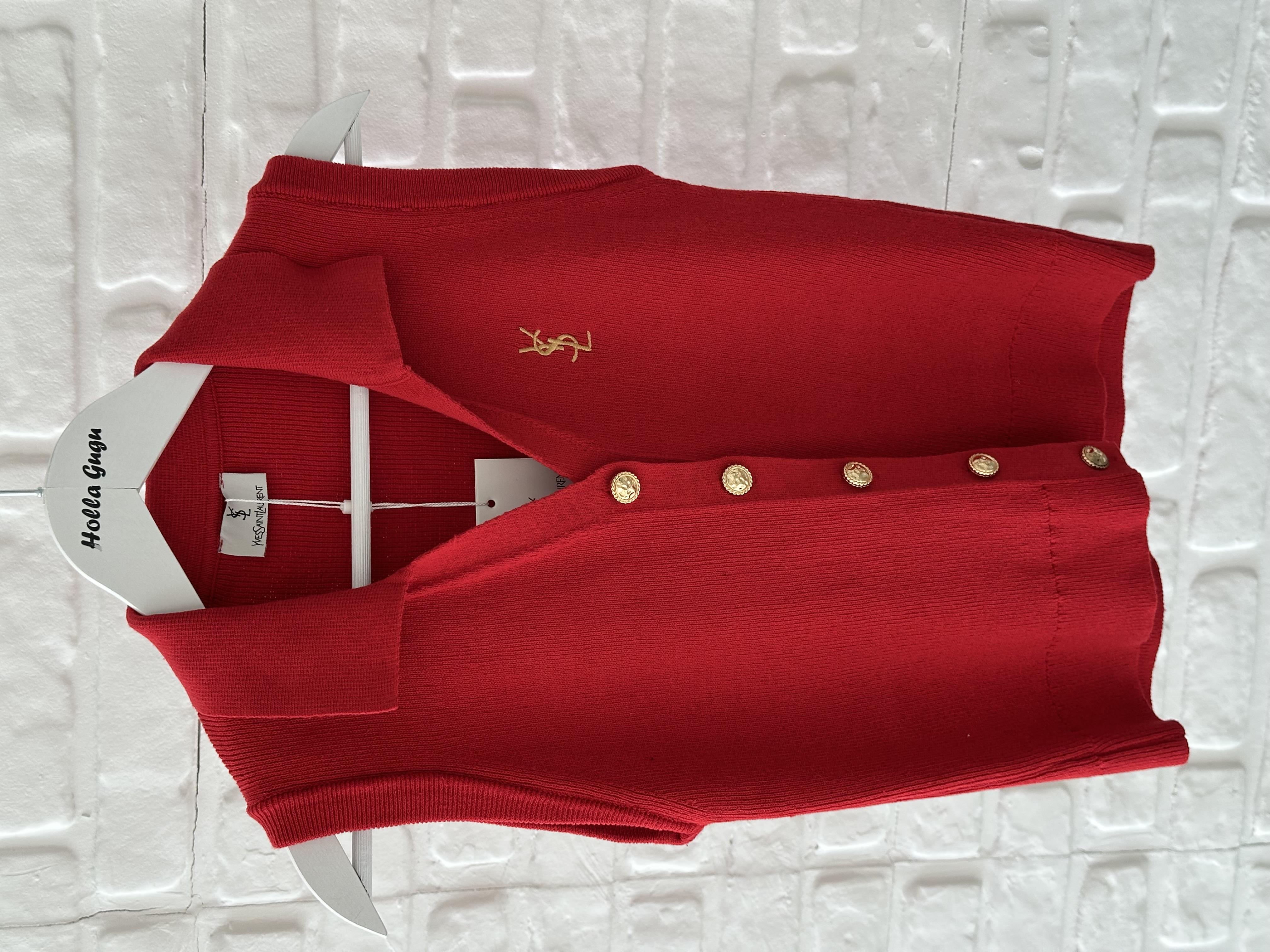 Kırmızı Nakışlı Yelek