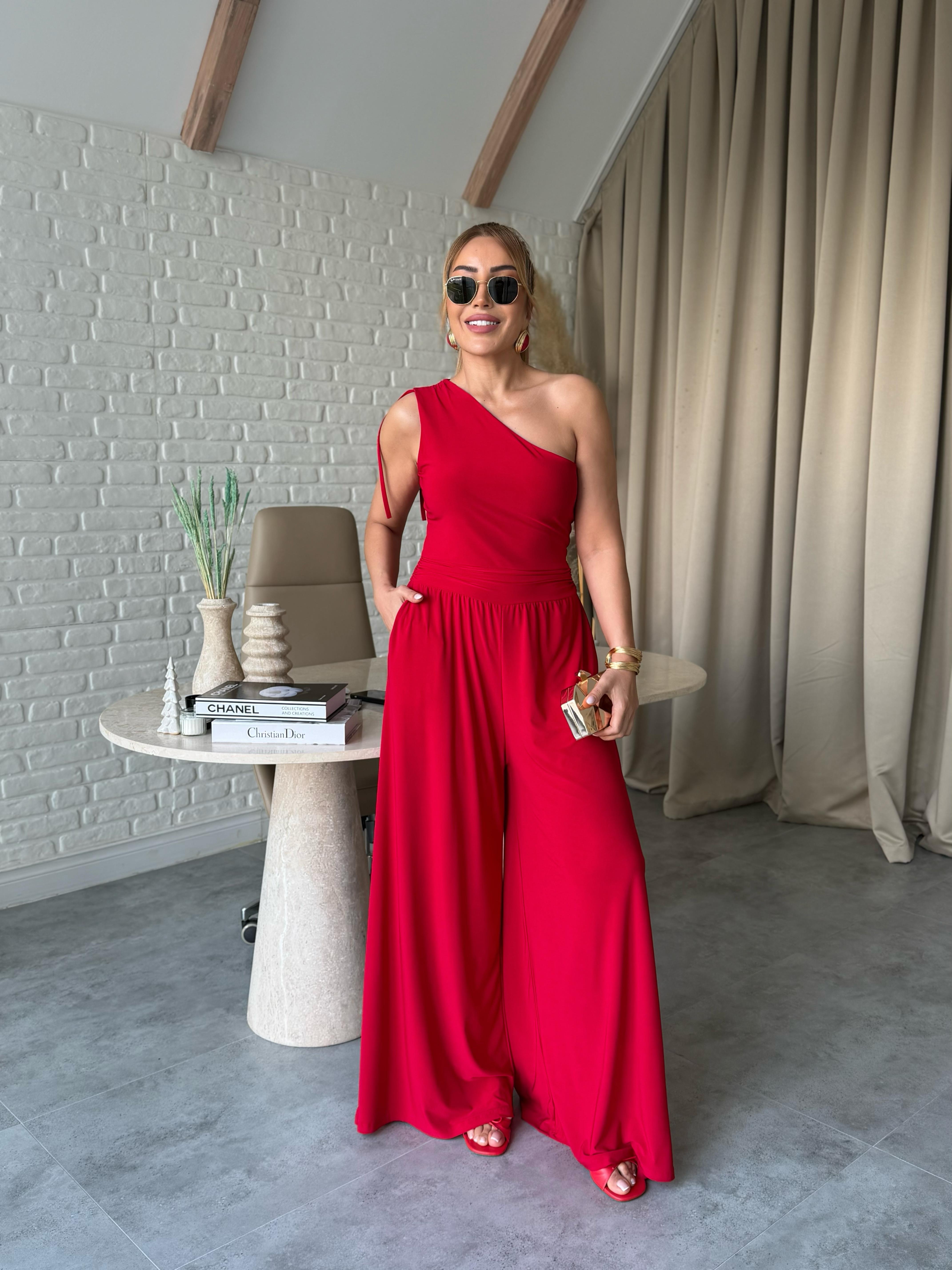 Kırmızı Tek Omuz Tulum