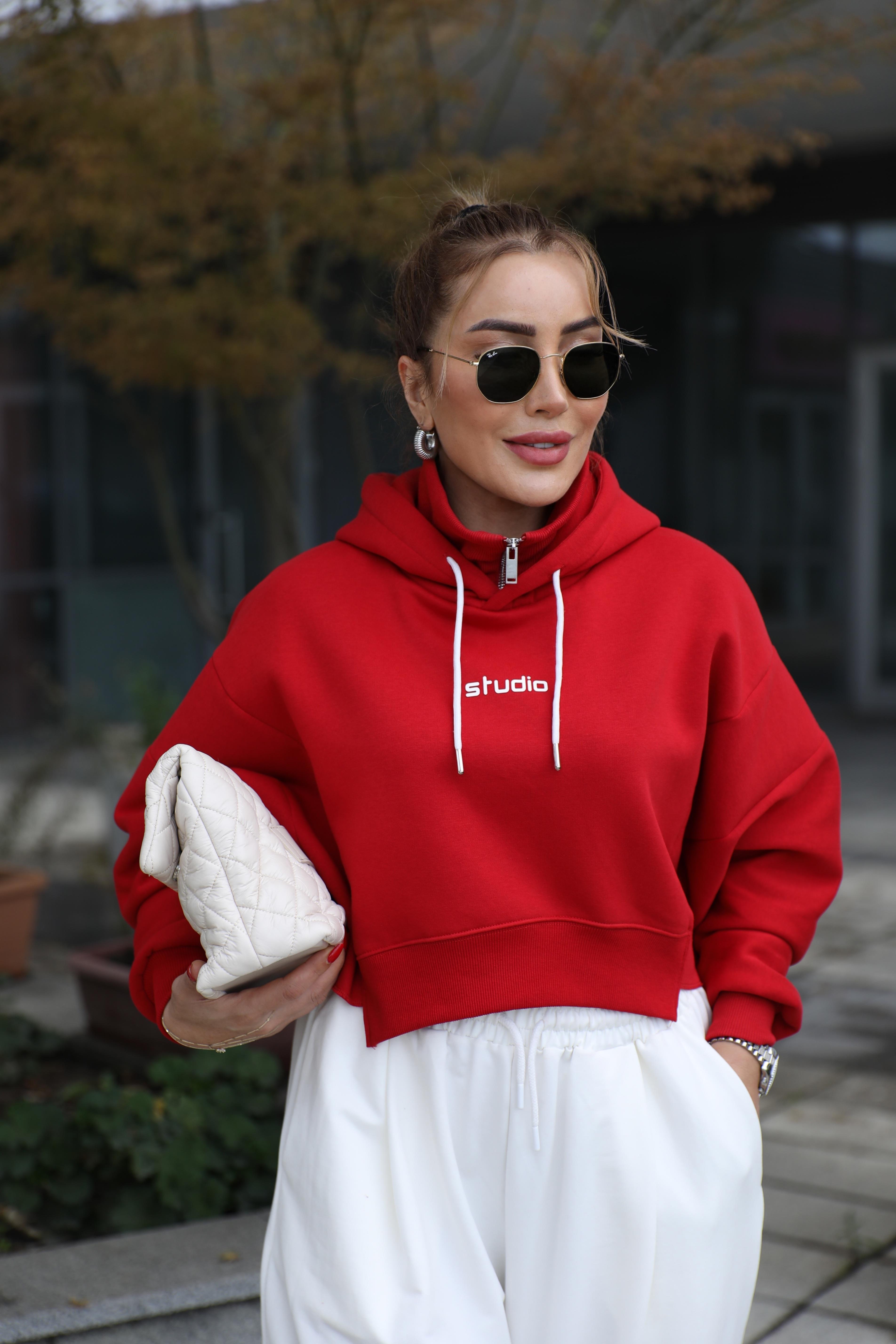 Kırmızı Yaka Fermuar Detaylı Sweat