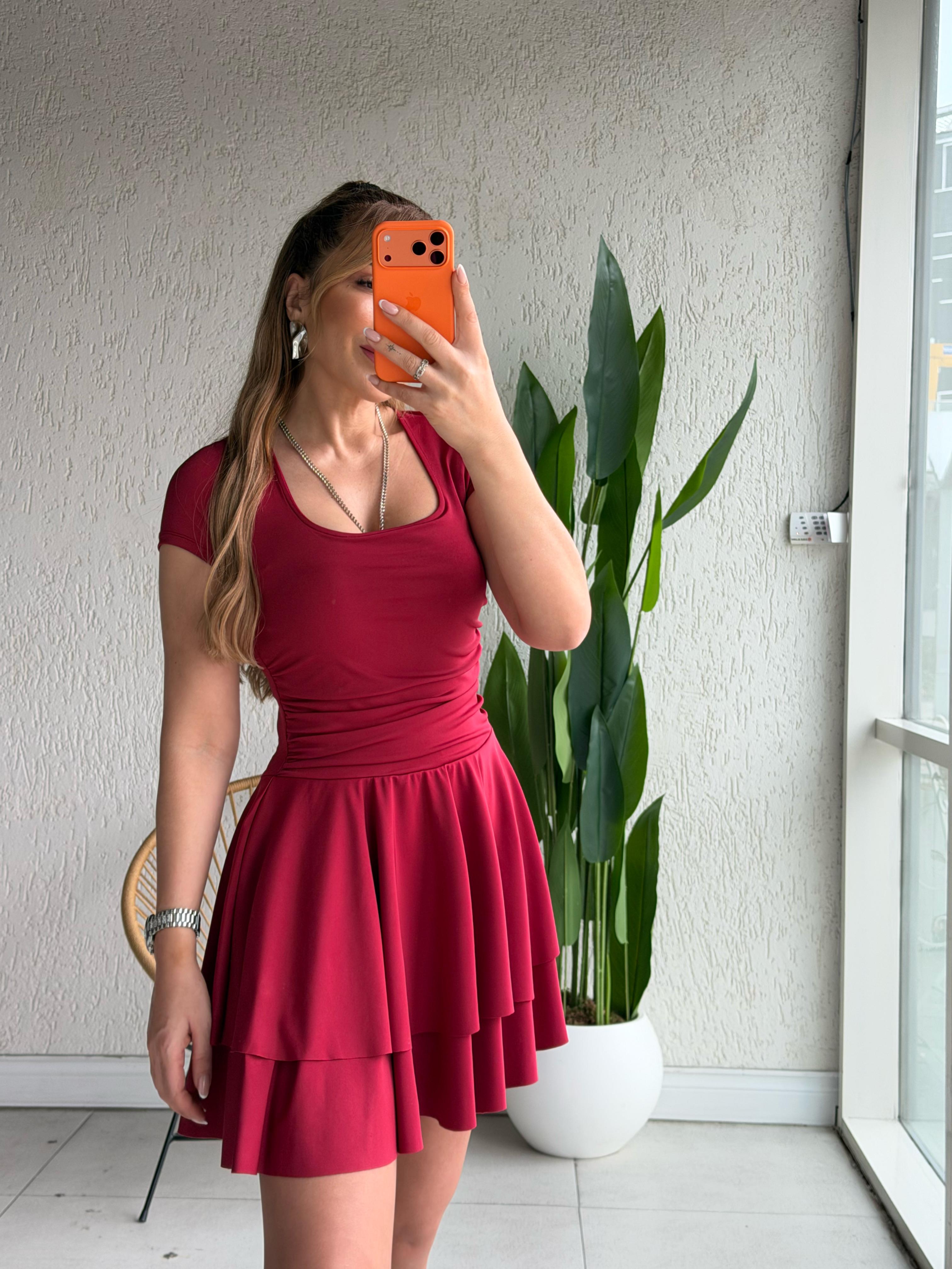 Koyu Kırmızı Kare Yaka Kısa Kollu Volanlı Elbise