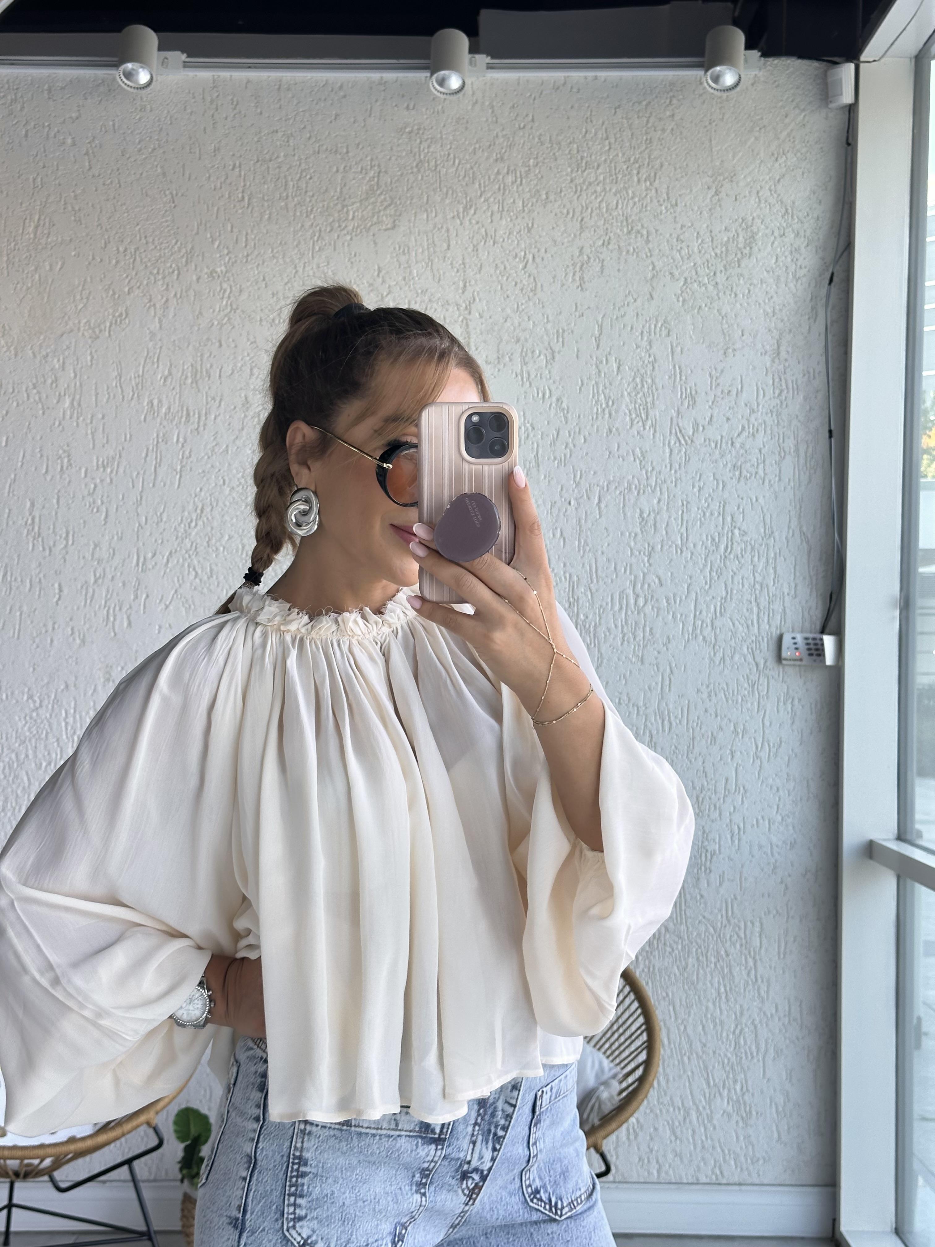 Krem Yakası Büzgülü Bluz