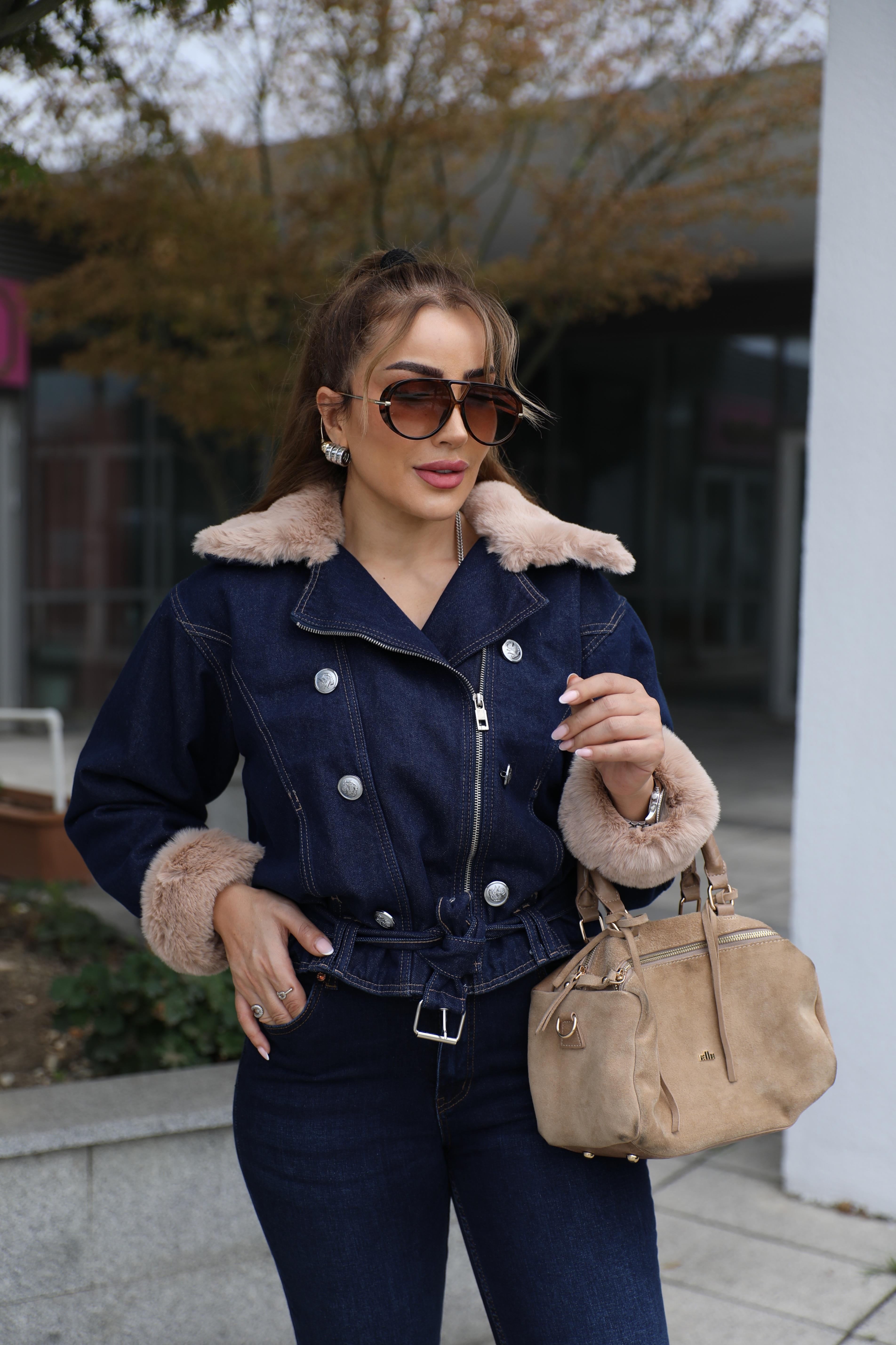 Lacivert Düğmeli Peluş Detay Mont