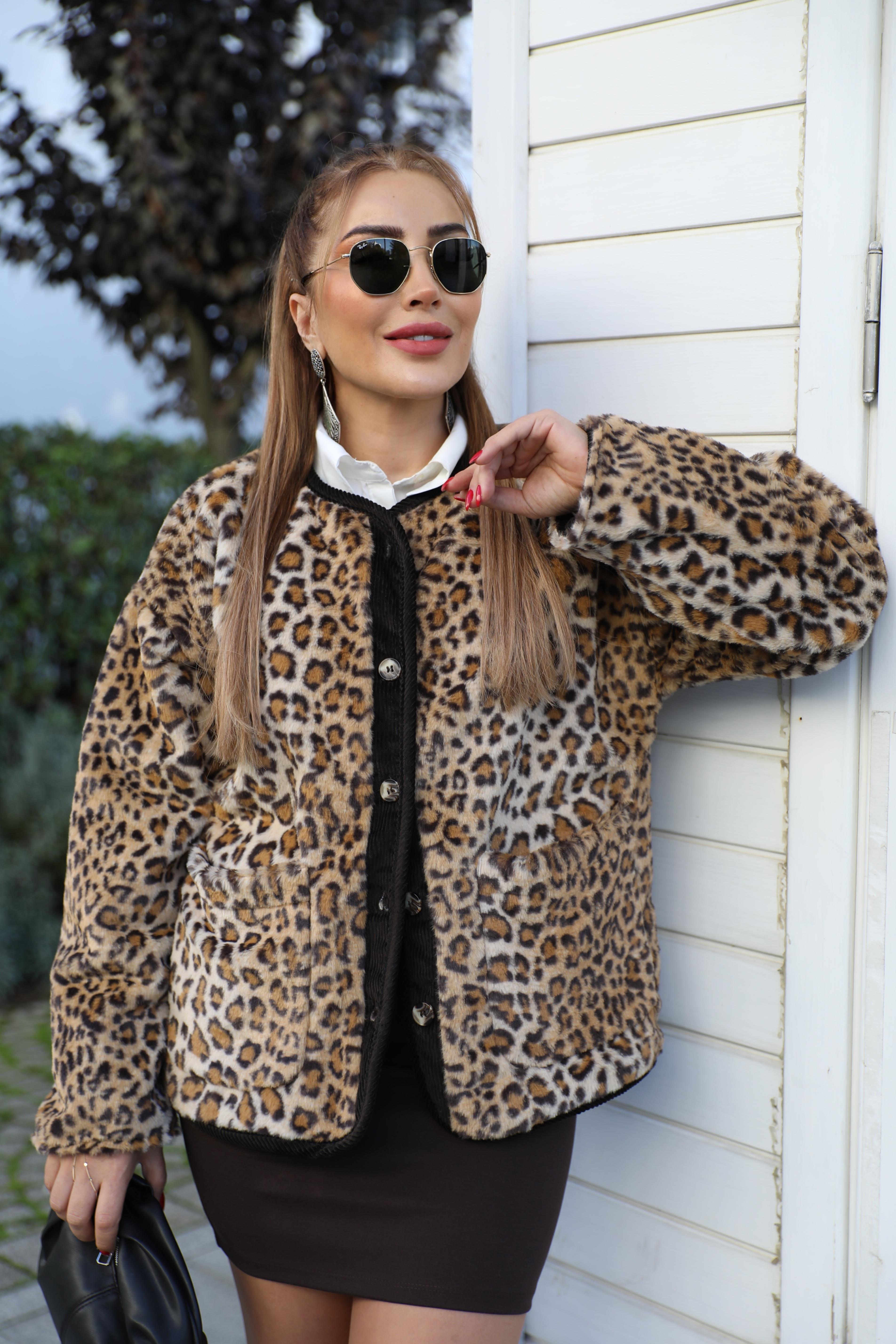 Leopar Desen Kadife Detaylı Kaban