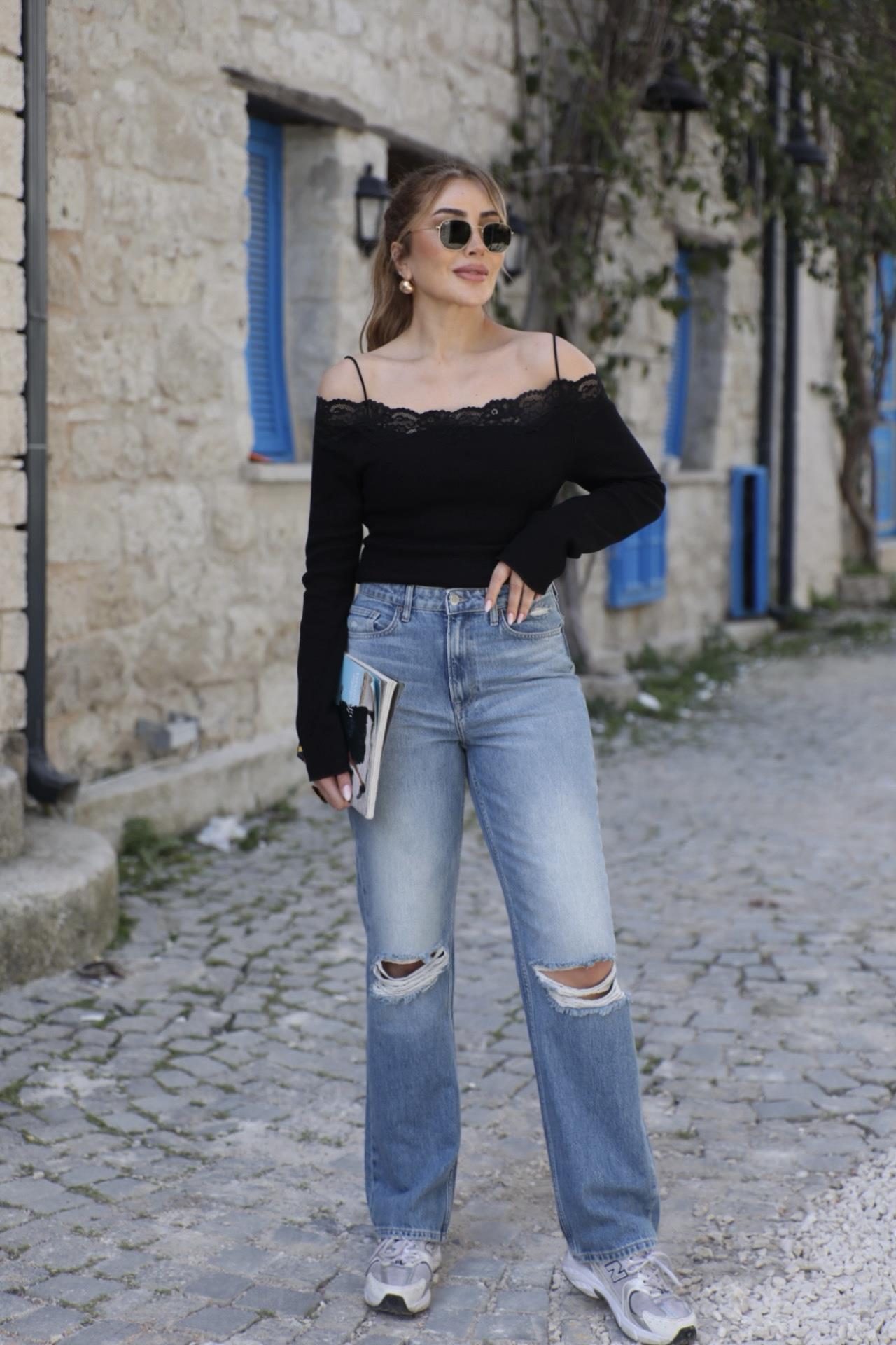 Mavi Yıkamalı Yırtık Detay Denim