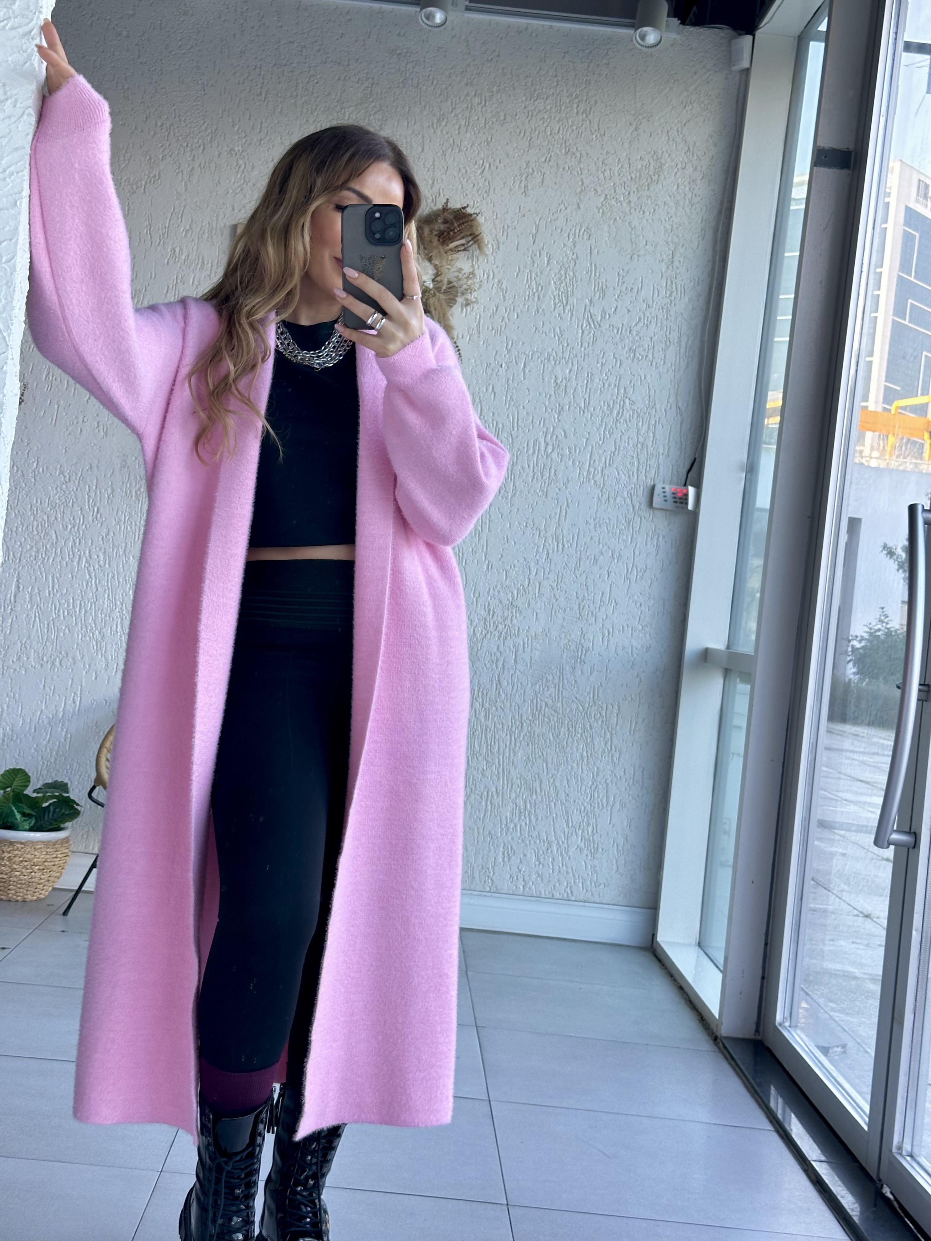 Pembe Dokulu Uzun Hırka