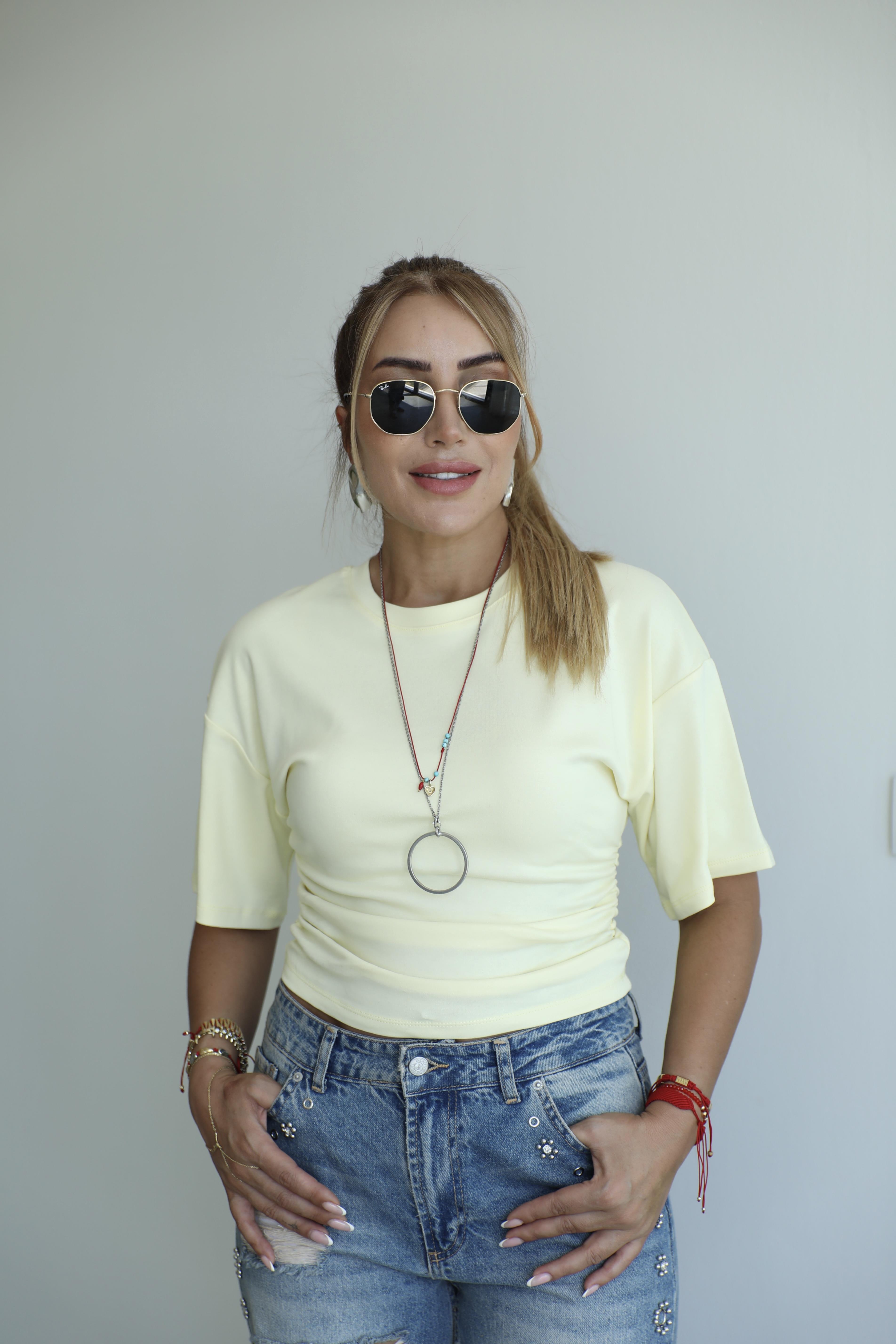 Sarı Büzgü Detaylı T-shirt