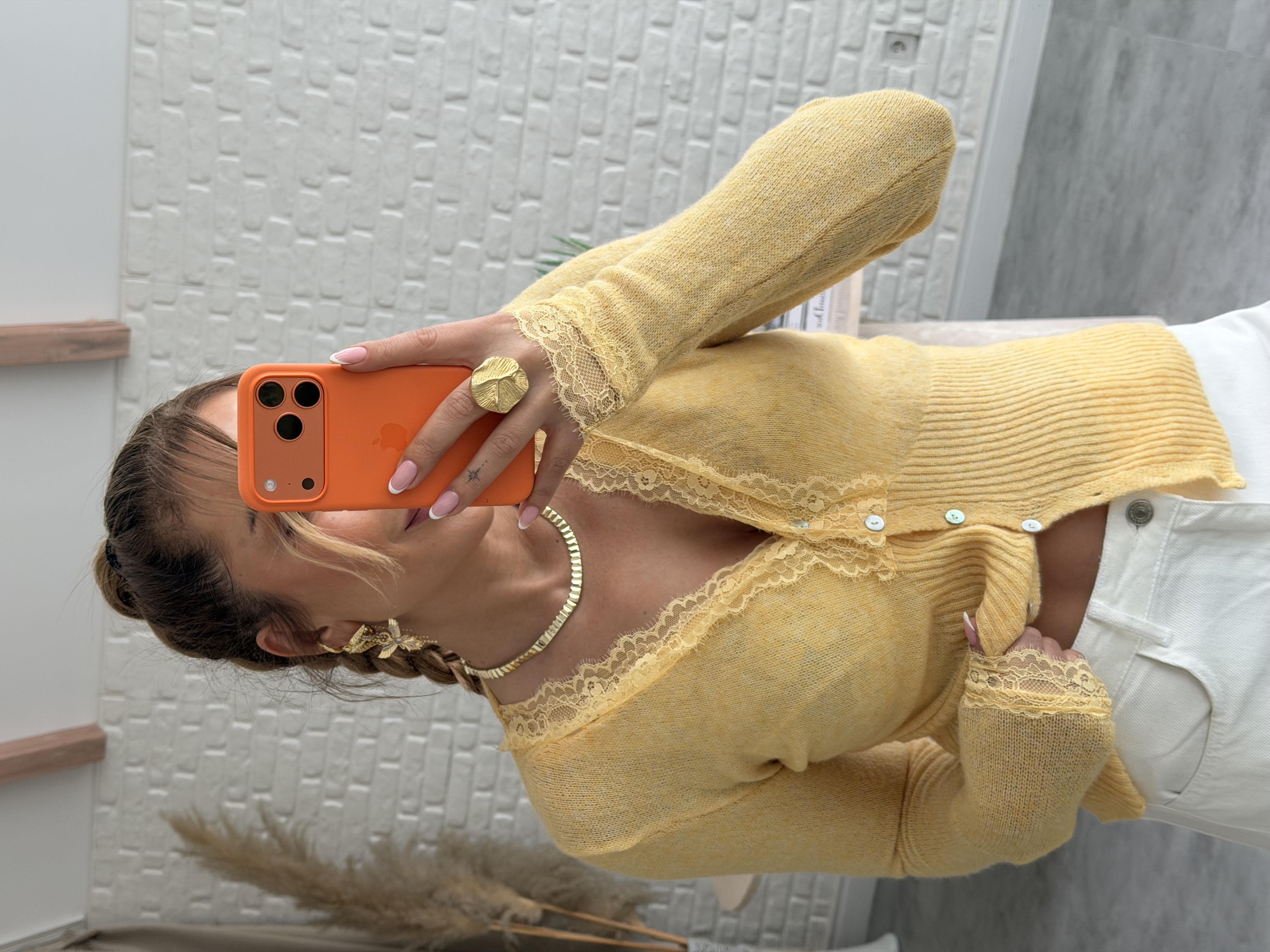 Sarı Dokulu Yaka Dantel Hırka