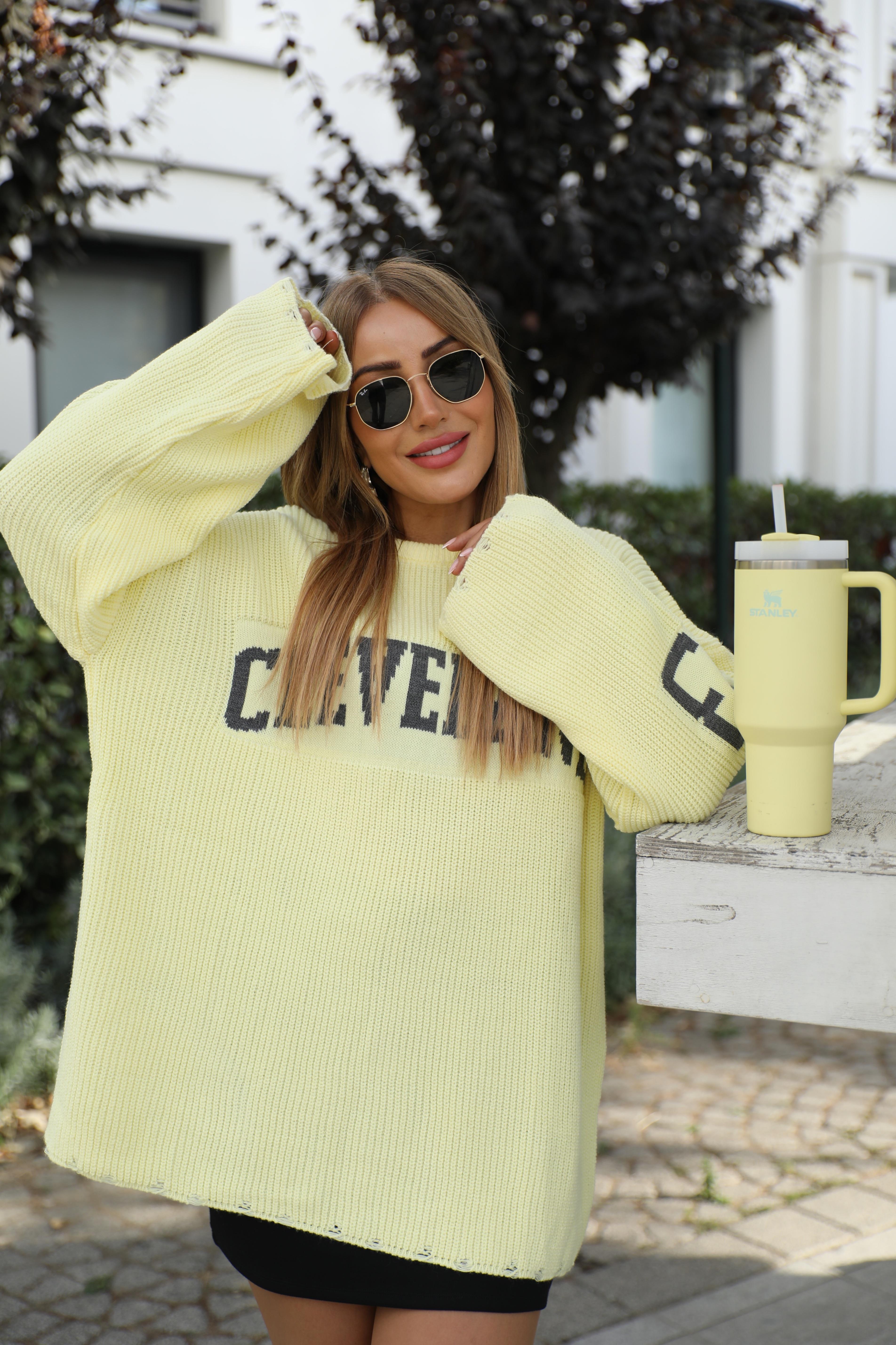 Sarı Oversize Yazı Detay Kazak