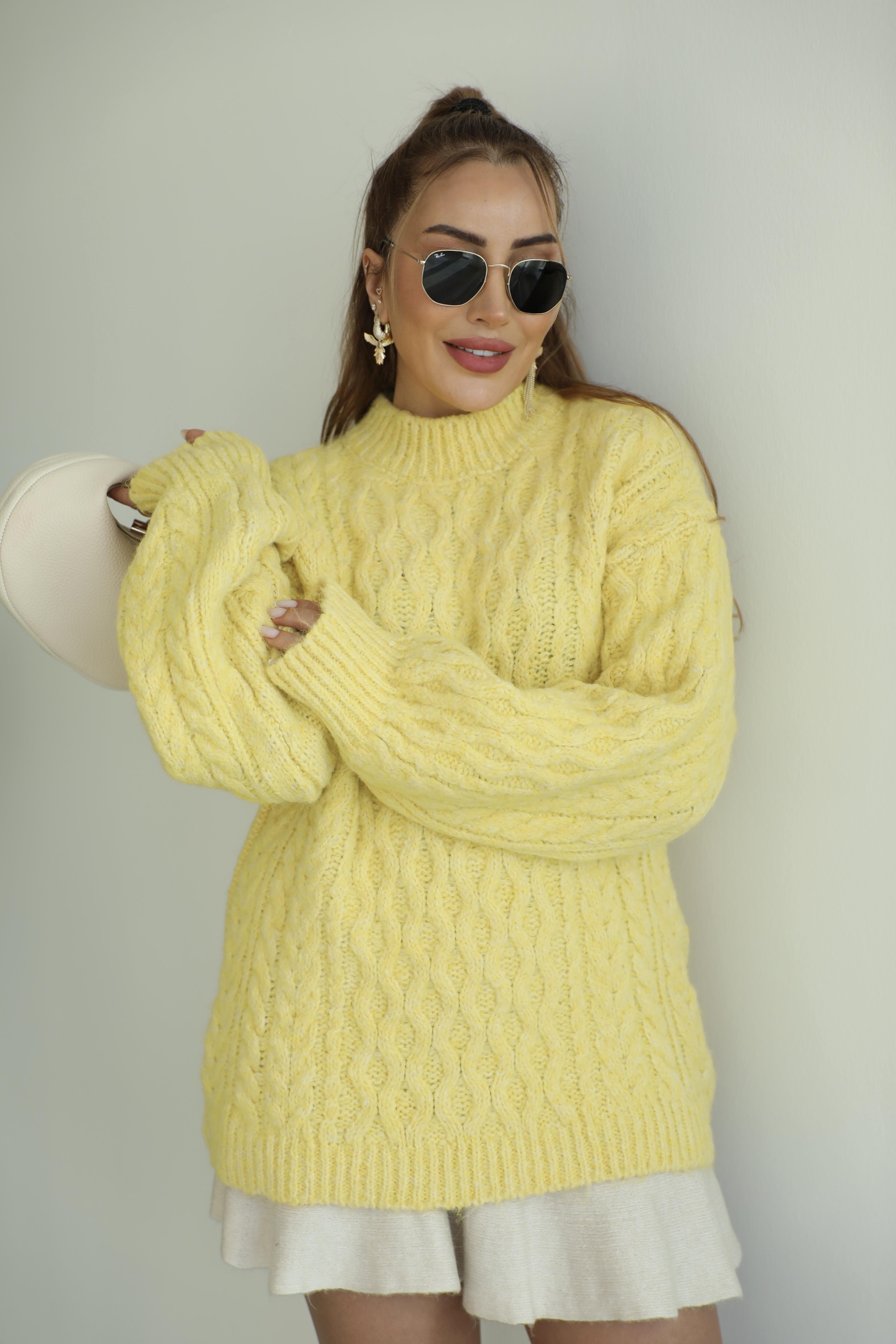 Sarı Saç Örgülü Oversize Kazak