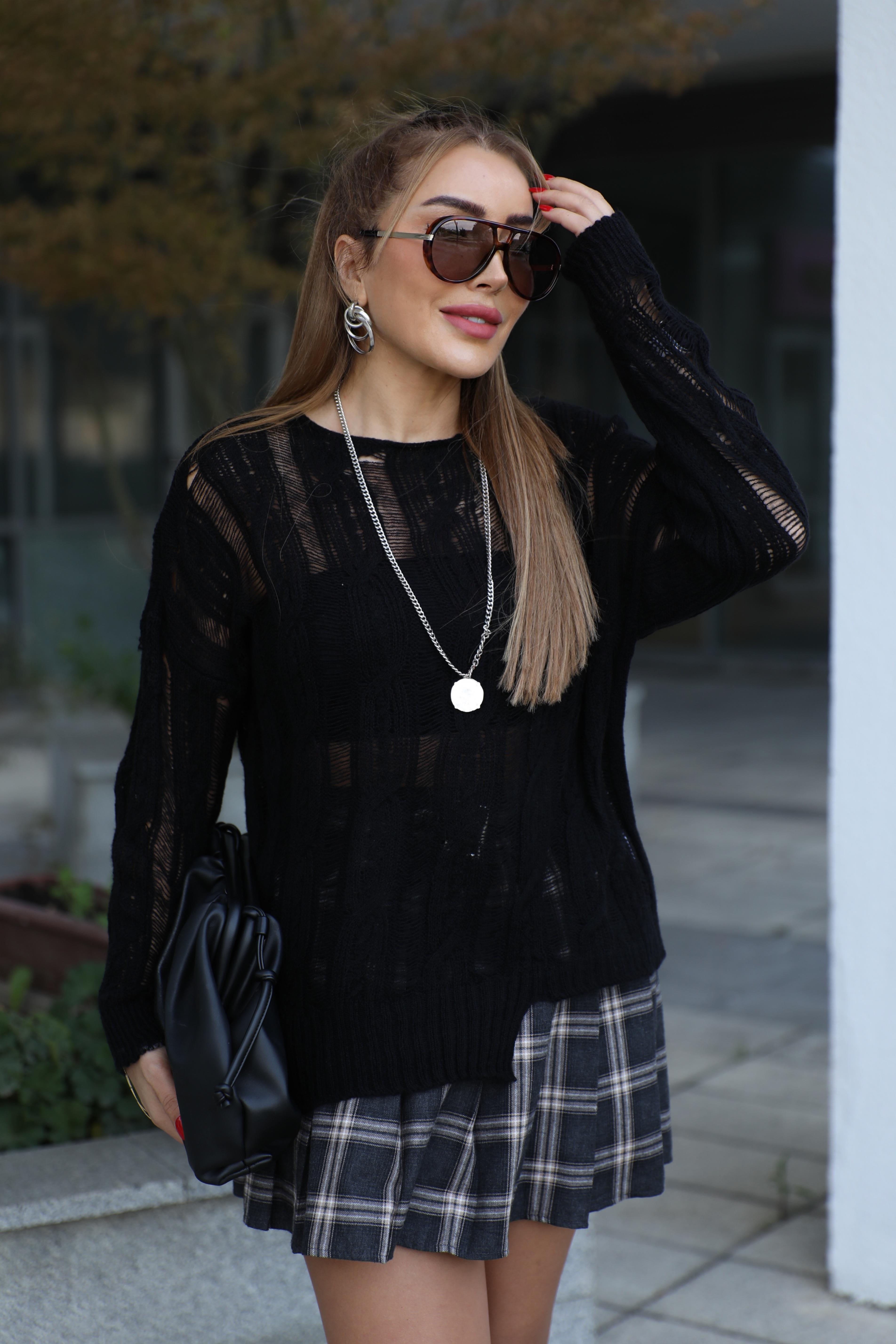 Siyah Ajurlu Triko Kazak 