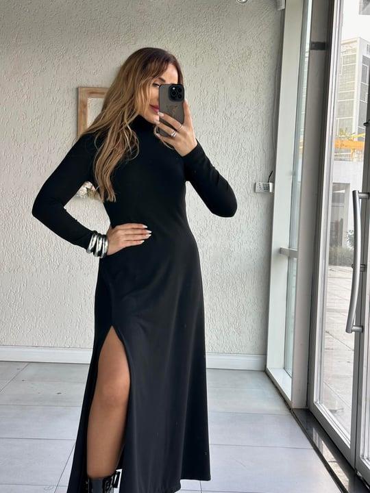 Siyah Balıkçı Yırtmaçlı Triko Elbise 