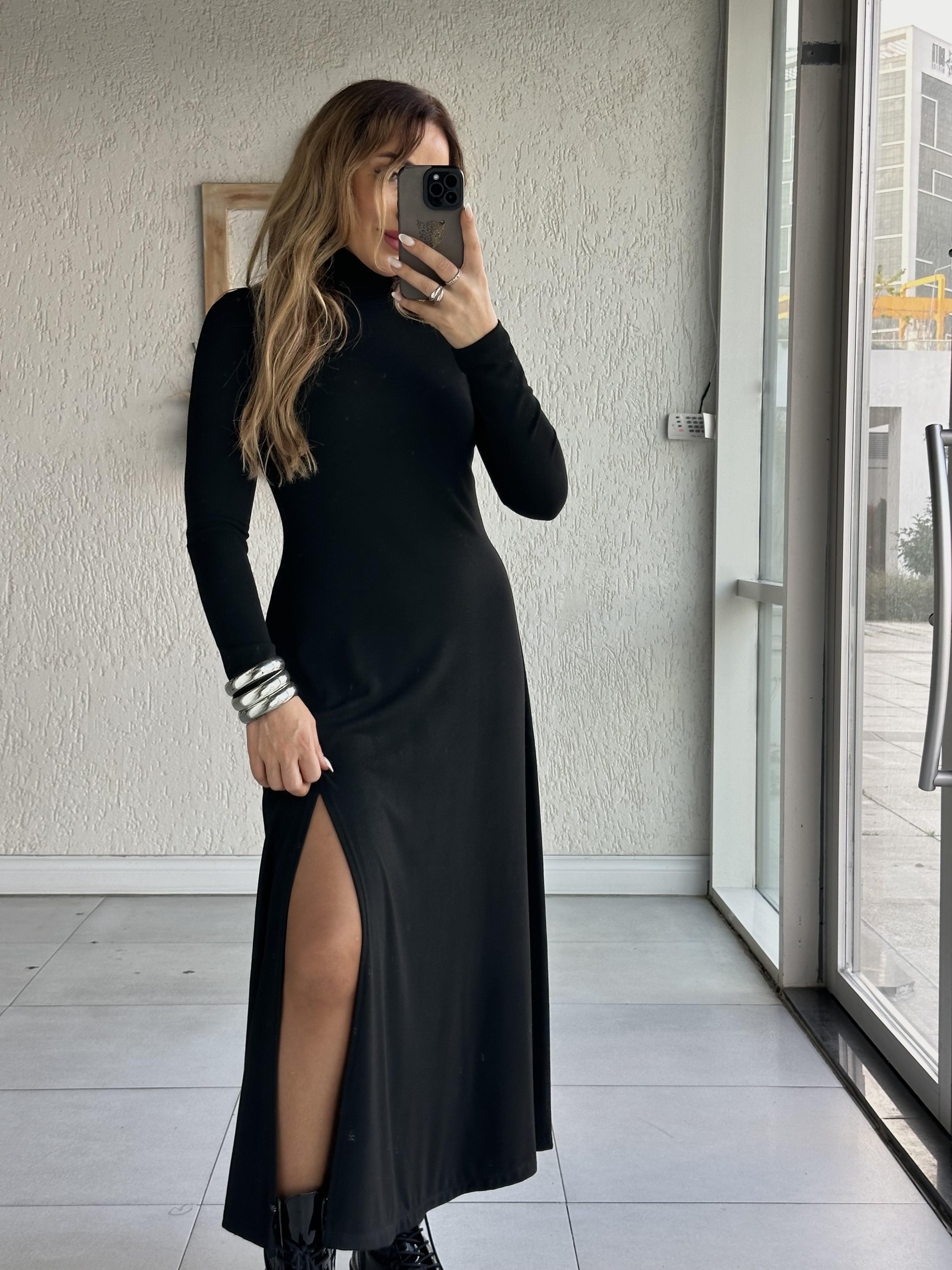 Siyah Balıkçı Yırtmaçlı Triko Elbise